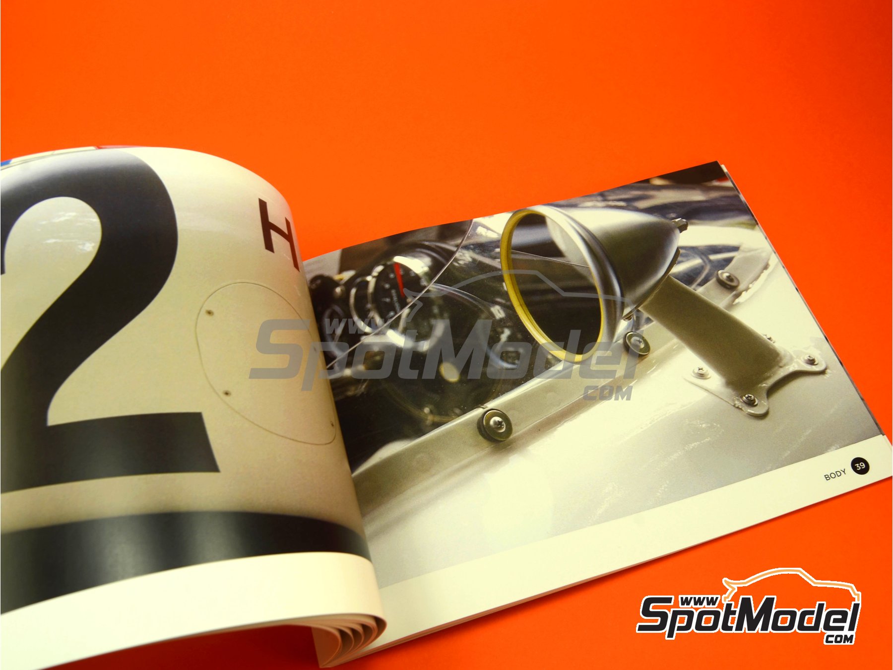 Image 5: Honda RA272 | Reference / walkaround book manufactured by Komakai (ref.&nbsp;KOM-UDG005)