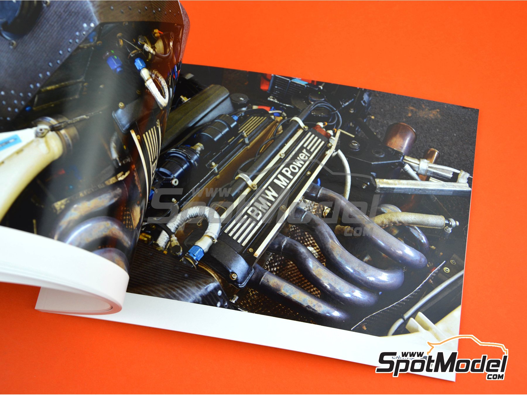Image 7: Brabham BMW BT52b | Reference / walkaround book manufactured by Komakai (ref.&nbsp;KOM-UDG009, also 9788410546691 and 8410546698)