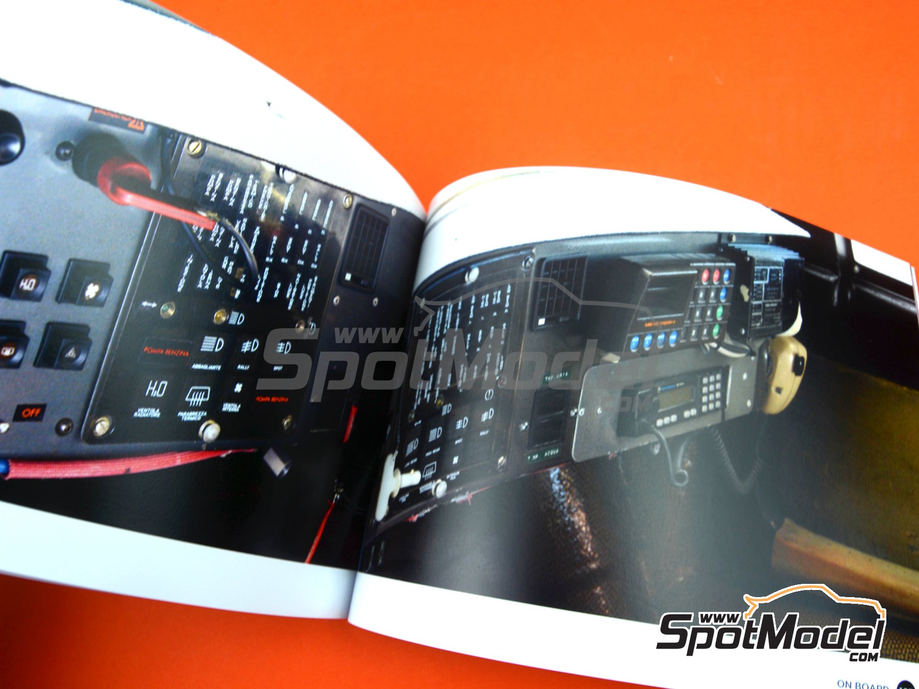 Image 8: Lancia Delta S4 | Reference / walkaround book manufactured by Komakai (ref.&nbsp;KOM-UDG013)