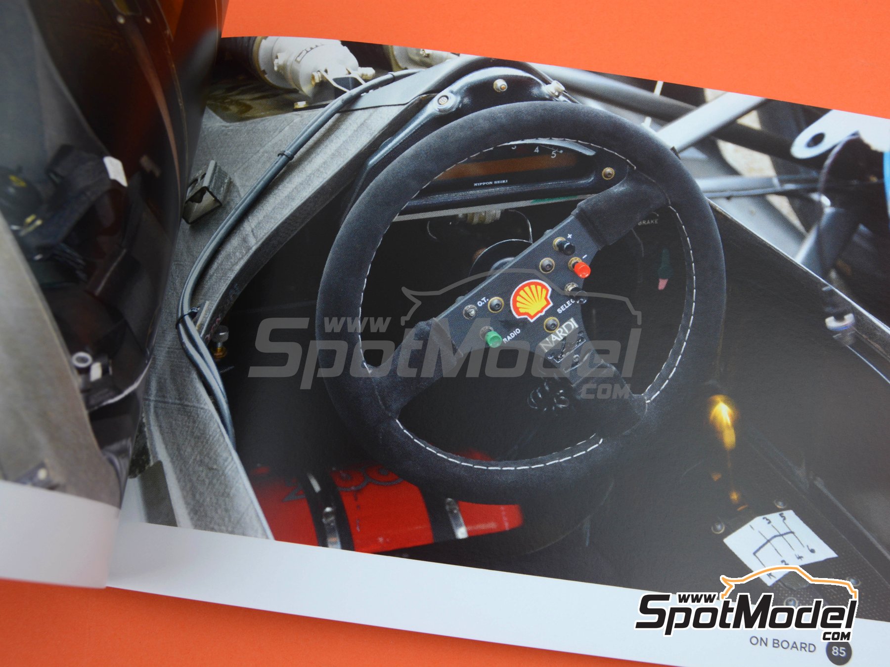 Image 10: McLaren Honda MP4/6 | Reference / walkaround book manufactured by Komakai (ref. KOM-UDG017)