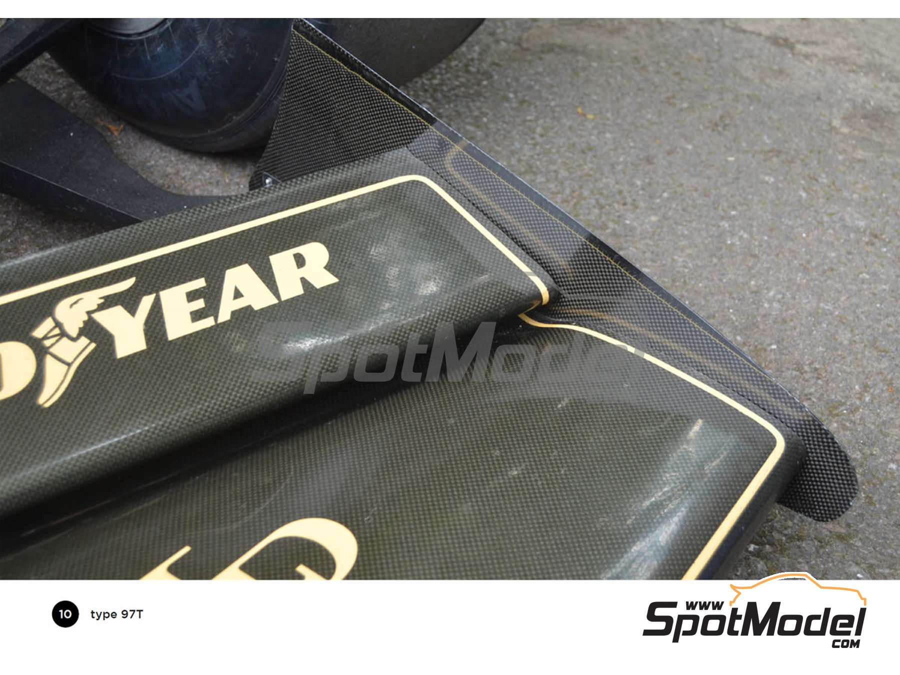 Image 1: Lotus Renault Type 97T | Libro de referencia fabricado por Komakai (ref.&nbsp;KOM-UDG018)