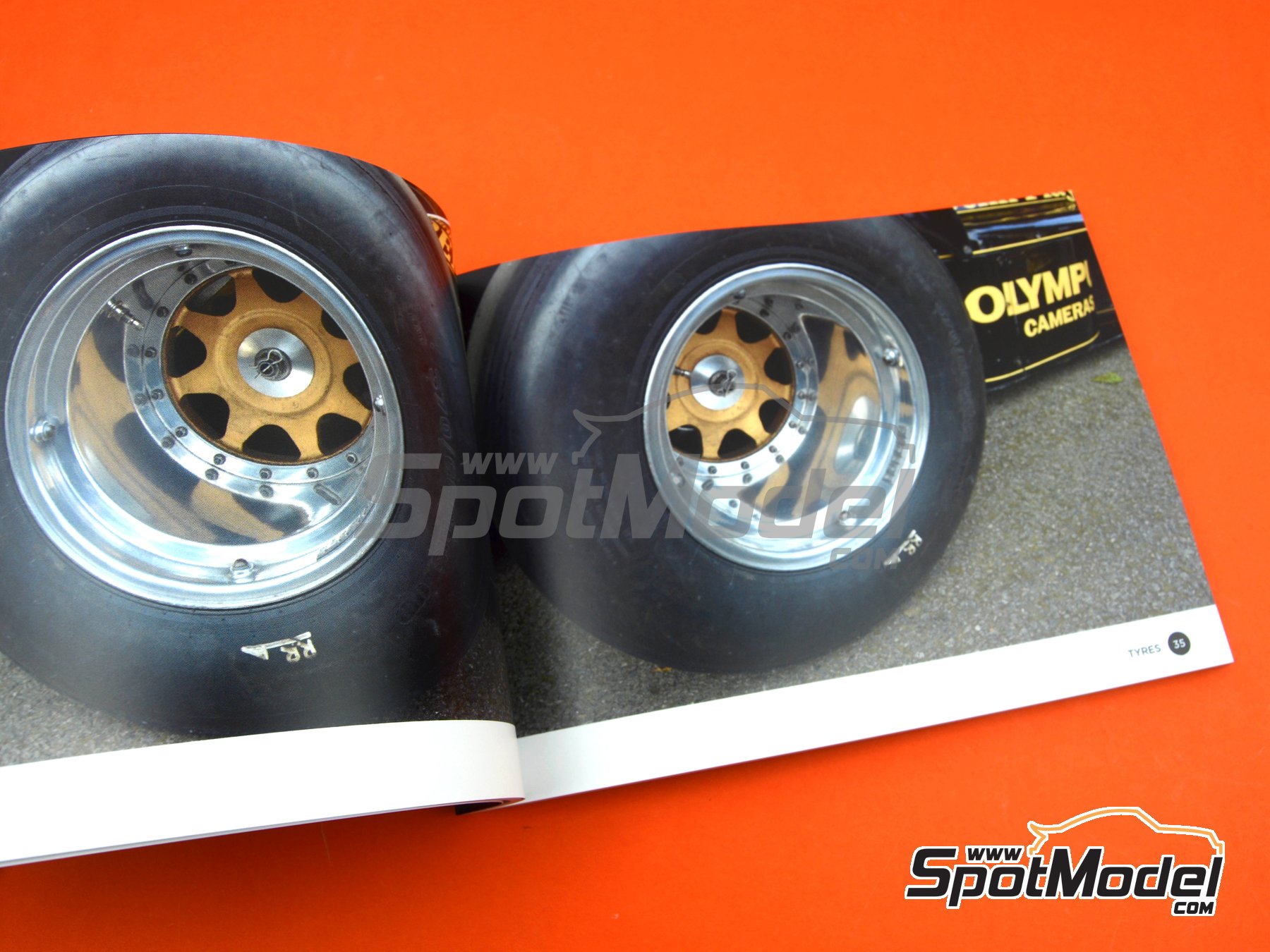 Image 6: Lotus Renault Type 97T | Libro de referencia fabricado por Komakai (ref.&nbsp;KOM-UDG018)