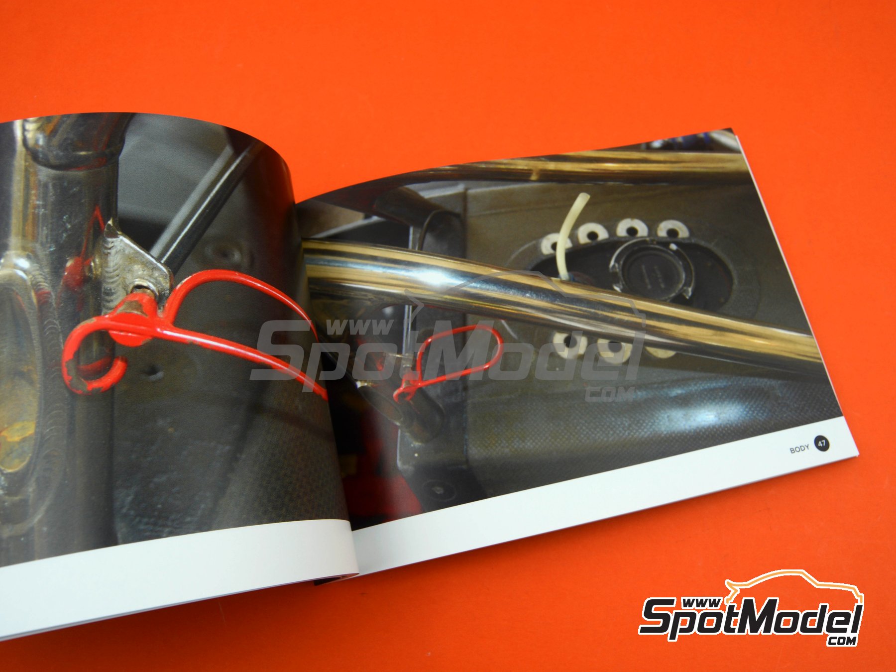 Image 7: Lotus Renault Type 97T | Libro de referencia fabricado por Komakai (ref.&nbsp;KOM-UDG018)