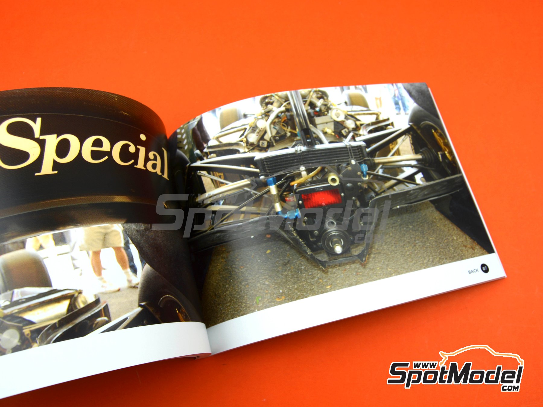 Image 9: Lotus Renault Type 97T | Libro de referencia fabricado por Komakai (ref.&nbsp;KOM-UDG018)