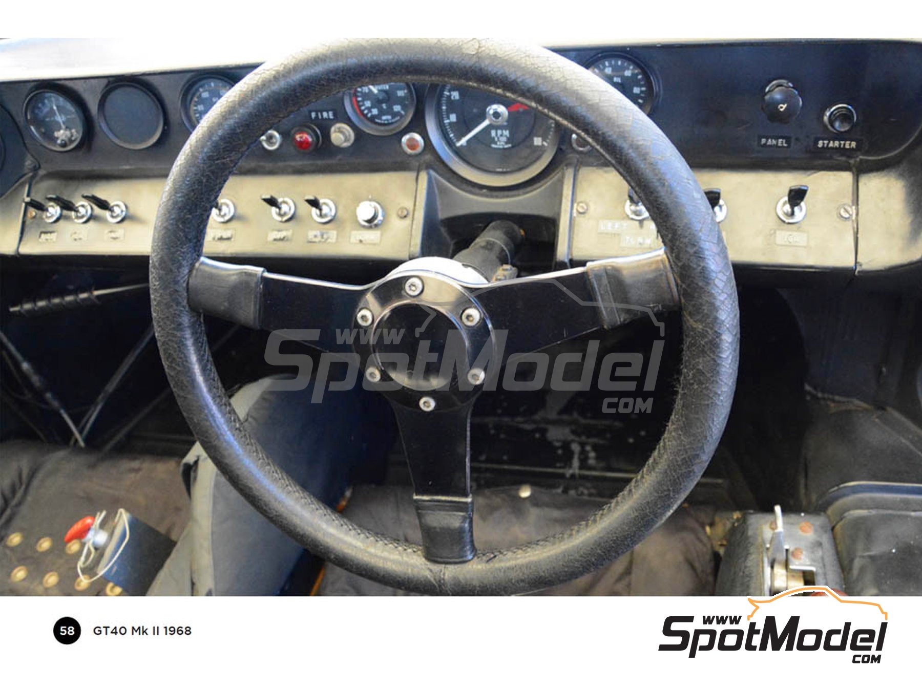 Image 2: Ford GT40 Mk I 1968 sponsored by Gulf Racing | Reference / walkaround book manufactured by Komakai (ref.&nbsp;KOM-UDG020)