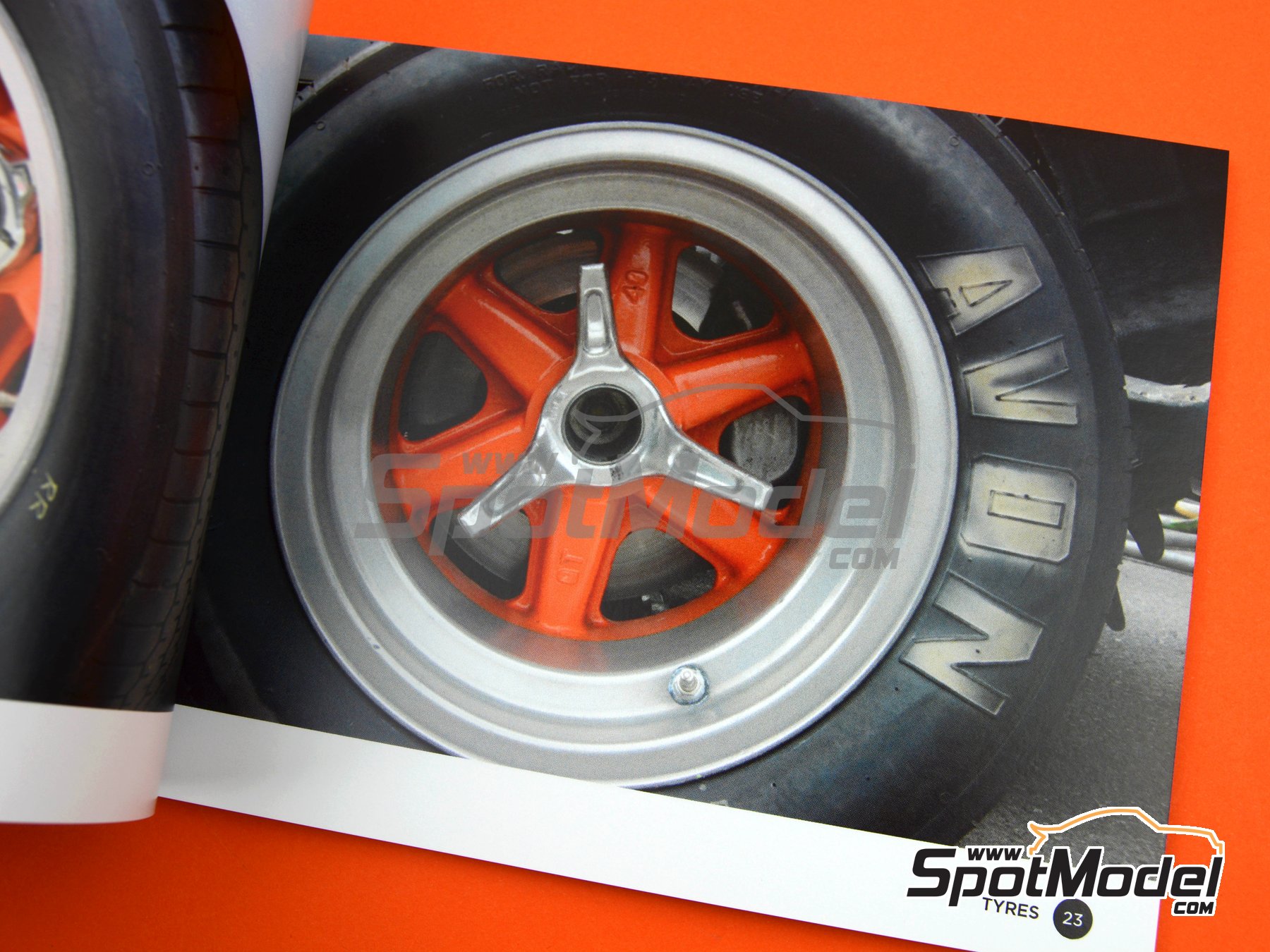 Komakai KOM-UDG020: Reference / walkaround book Ford GT40 Mk