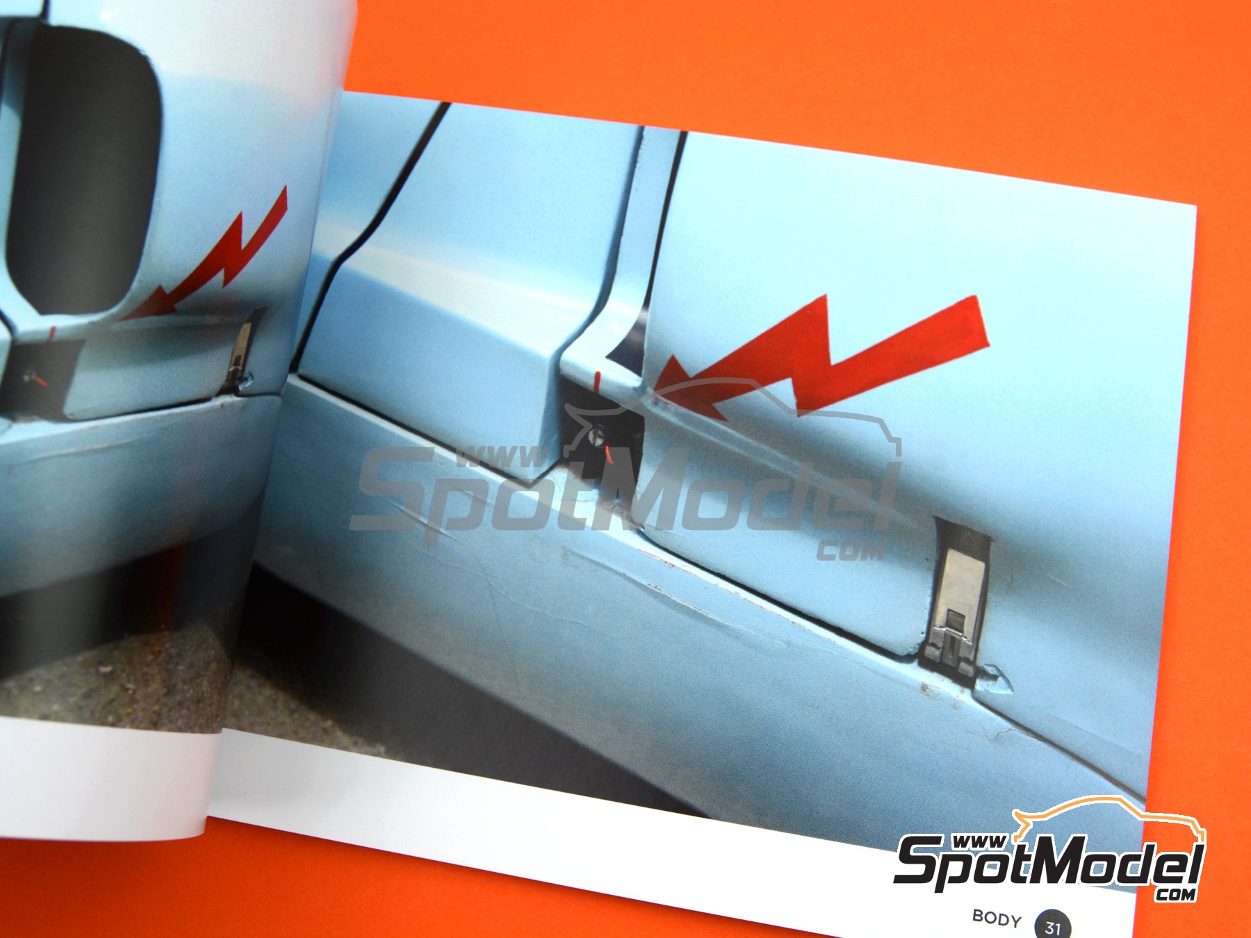 Komakai KOM-UDG020: Reference / walkaround book Ford GT40 Mk