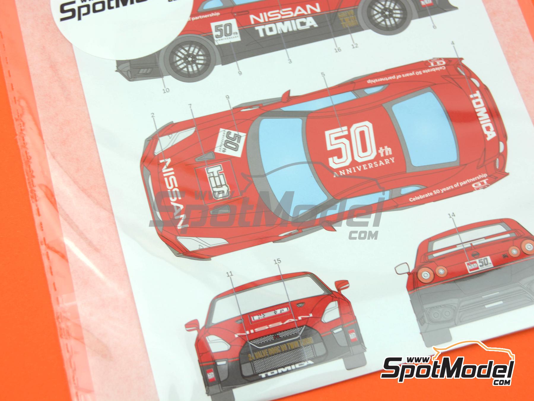 Image 6: Nissan GT-R patrocinado por Tomica 50th Anniversary | Decoraci&oacute;n en escala&nbsp;1/24 fabricado por LB Production (ref.&nbsp;LB-24032, tambien LB24032 y 24032)