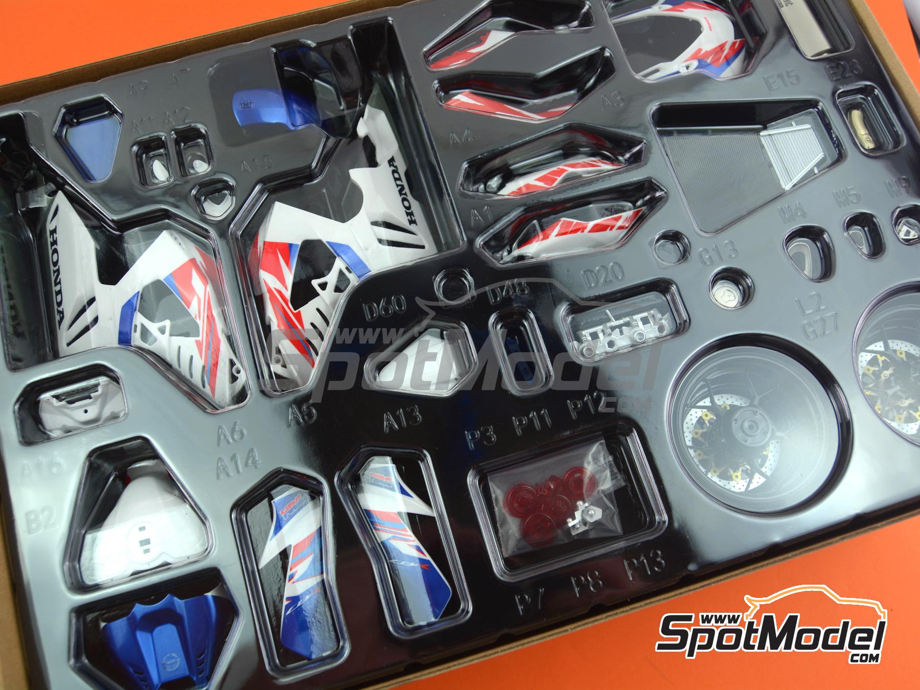 Image 9: Honda CBR1000RR-R Fireblade SP 30 Aniversario - Version pre-pintada | Maqueta de moto en escala&nbsp;1/9 fabricado por Magic Factory (ref.&nbsp;MAGIC-1401, tambien 6974715830488 y 1401)