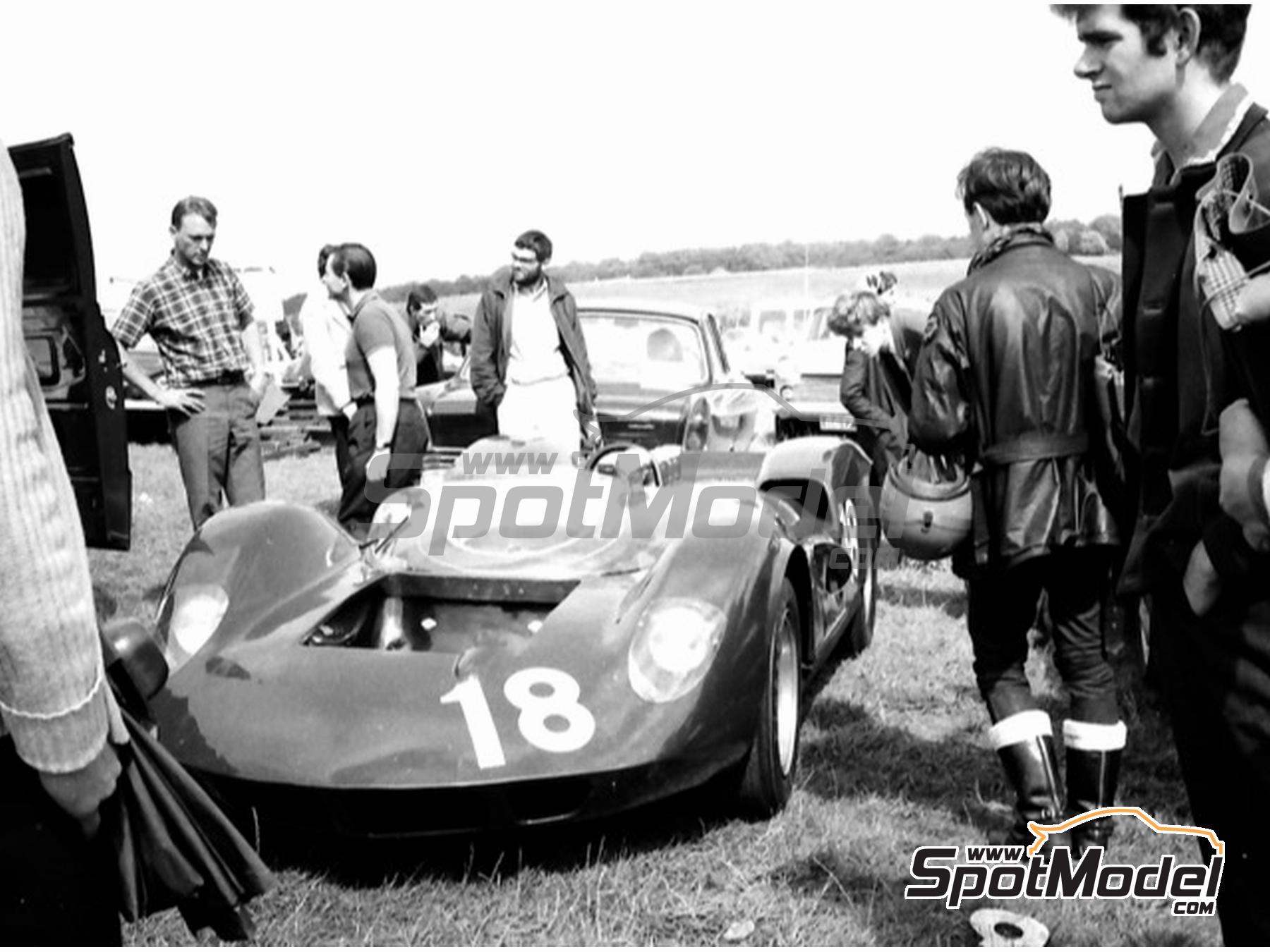 Image 1: McLaren M1A All American Racers Team - Brands Hatch Guards Trophy 1965 | Car scale model kit in 1/43 scale manufactured by Marsh Models (ref. MM337)