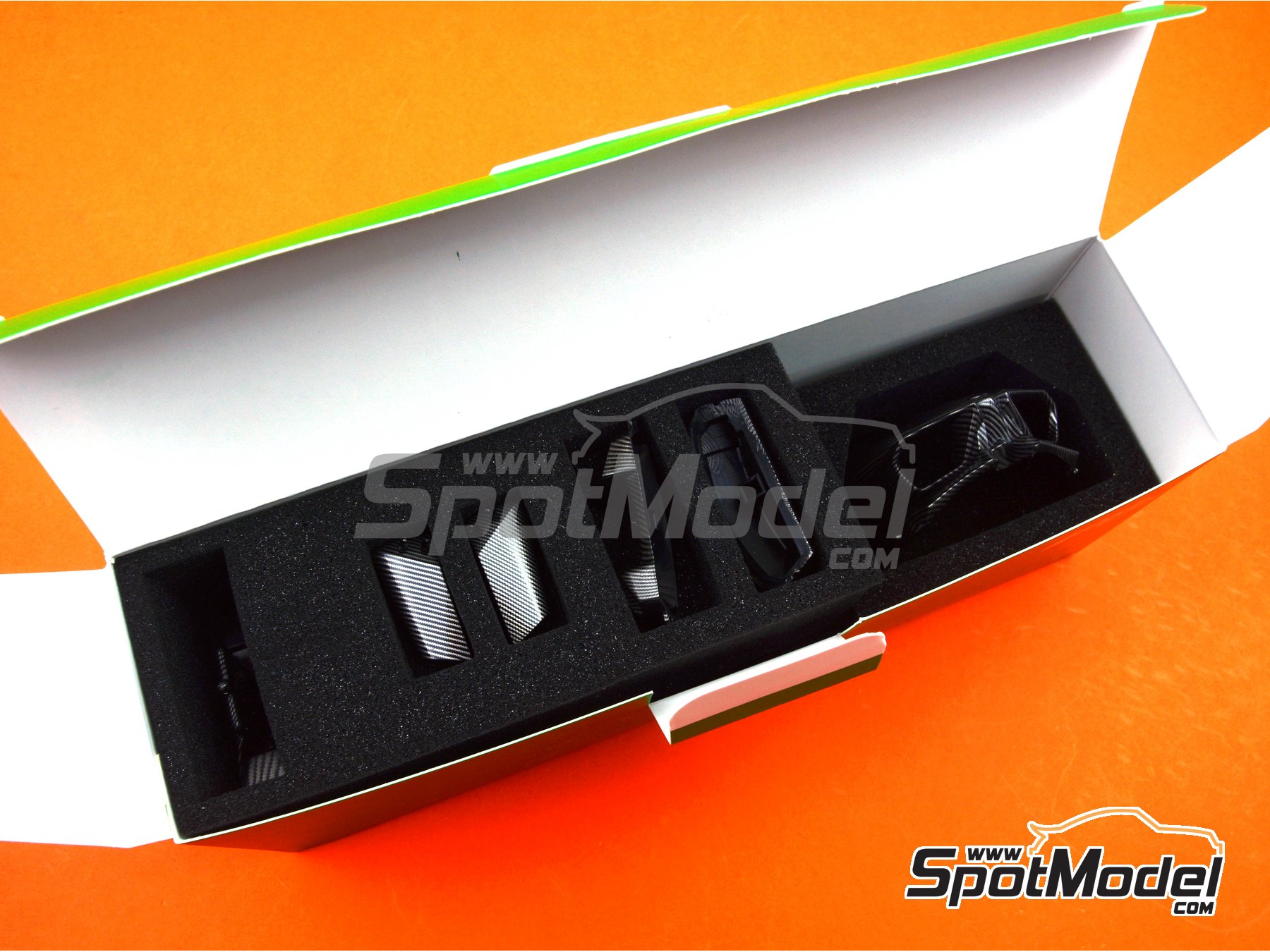 Image 17: Kawasaki Ninja H2R pre-painted version | Motorbike scale model kit in 1/9 scale manufactured by Meng Model (ref.&nbsp;MT-001s, also 4897038552238)