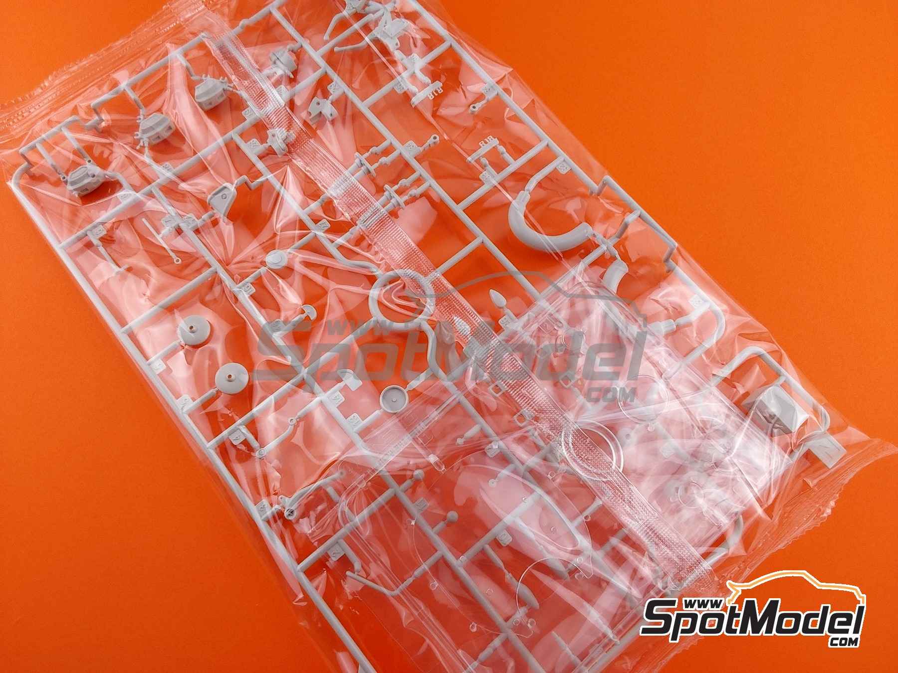 Image 19: BMW R18 Classic | Maqueta de moto en escala&nbsp;1/9 fabricado por Meng Model (ref.&nbsp;MT-006, tambien 4897038554140)