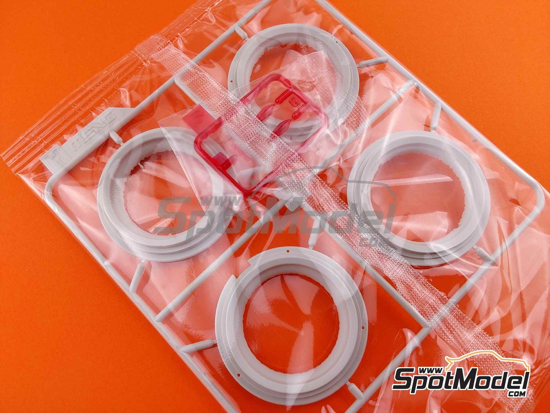 Image 27: BMW R18 Classic | Maqueta de moto en escala&nbsp;1/9 fabricado por Meng Model (ref.&nbsp;MT-006, tambien 4897038554140)