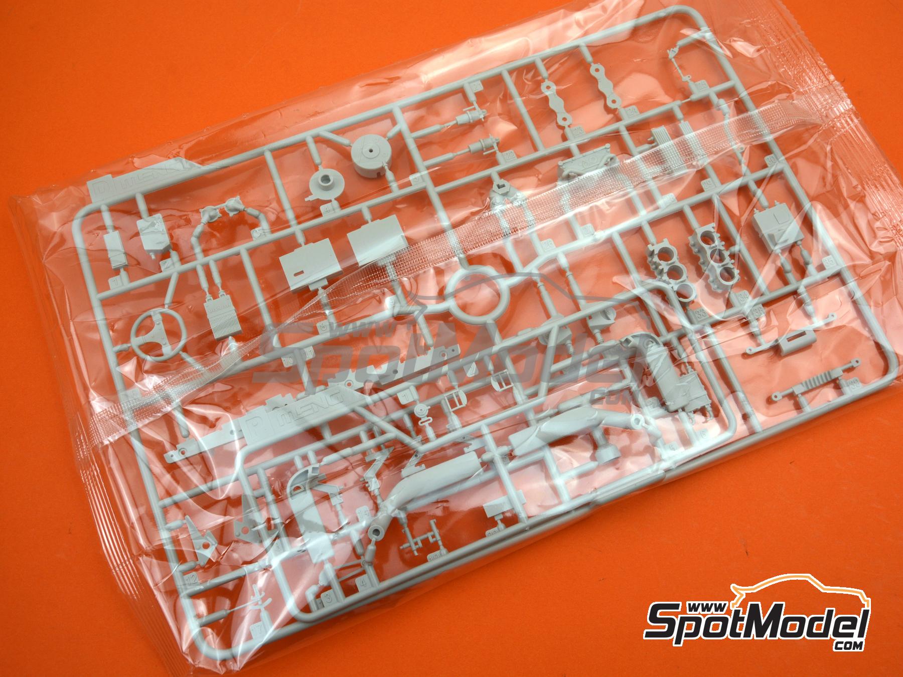 Image 13: McLaren Honda MP4/4 Equipo McLaren Racing Limited patrocinado por Marlboro - Campeonato del Mundo FIA de Formula 1 1988 | Maqueta de coche en escala&nbsp;1/12 fabricado por Meng Model (ref.&nbsp;RS-004, tambien 4897038553747)