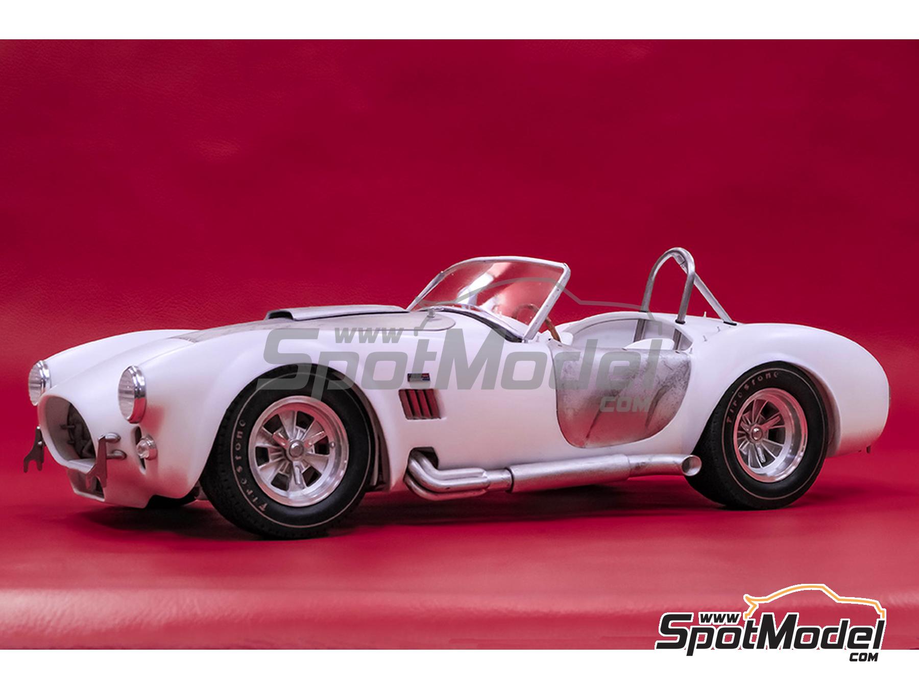 Image 9: Shelby 427 Cobra Scuderia Bear Team - 24 Hours of Daytona, SCCA Trans-American Championship 1965 and 1966 | Car scale model kit in 1/12 scale manufactured by Model Factory Hiro (ref.&nbsp;MFH-K501, also 4571102325019, K501 and K-501)