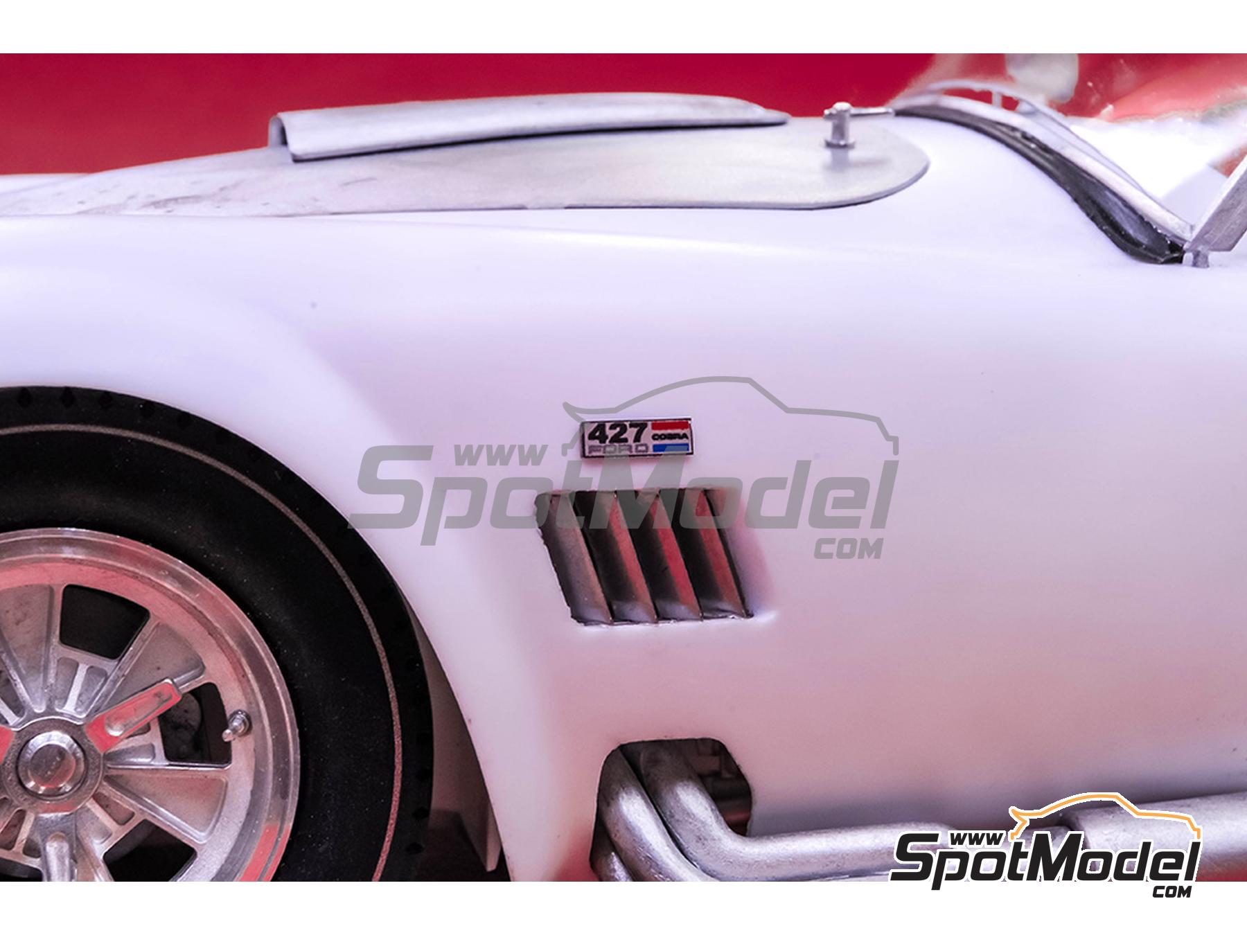 Image 12: Shelby 427 Cobra Scuderia Bear Team - 24 Hours of Daytona, SCCA Trans-American Championship 1965 and 1966 | Car scale model kit in 1/12 scale manufactured by Model Factory Hiro (ref.&nbsp;MFH-K501, also 4571102325019, K501 and K-501)