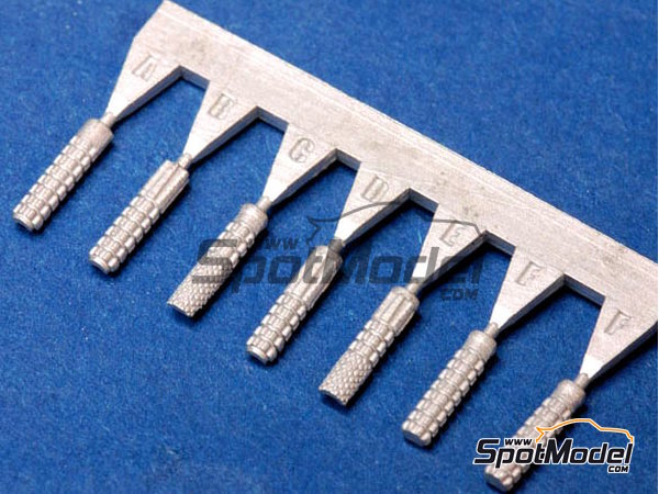 Image 4: Moto GP 90s Step parts set | Detail in 1/12 scale manufactured by Model Factory Hiro (ref.&nbsp;MFH-P1005, also 4571102327099 and P1005)