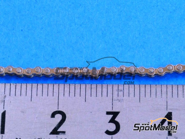 Image 2: Chain link by link | Chain set in 1/9 scale manufactured by Model Factory Hiro (ref.&nbsp;MFH-P1099, also 4571102326771 and P1099)