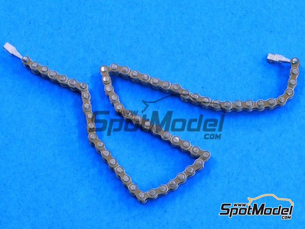Image 3: Chain link by link | Chain set in 1/9 scale manufactured by Model Factory Hiro (ref.&nbsp;MFH-P1099, also 4571102326771 and P1099)