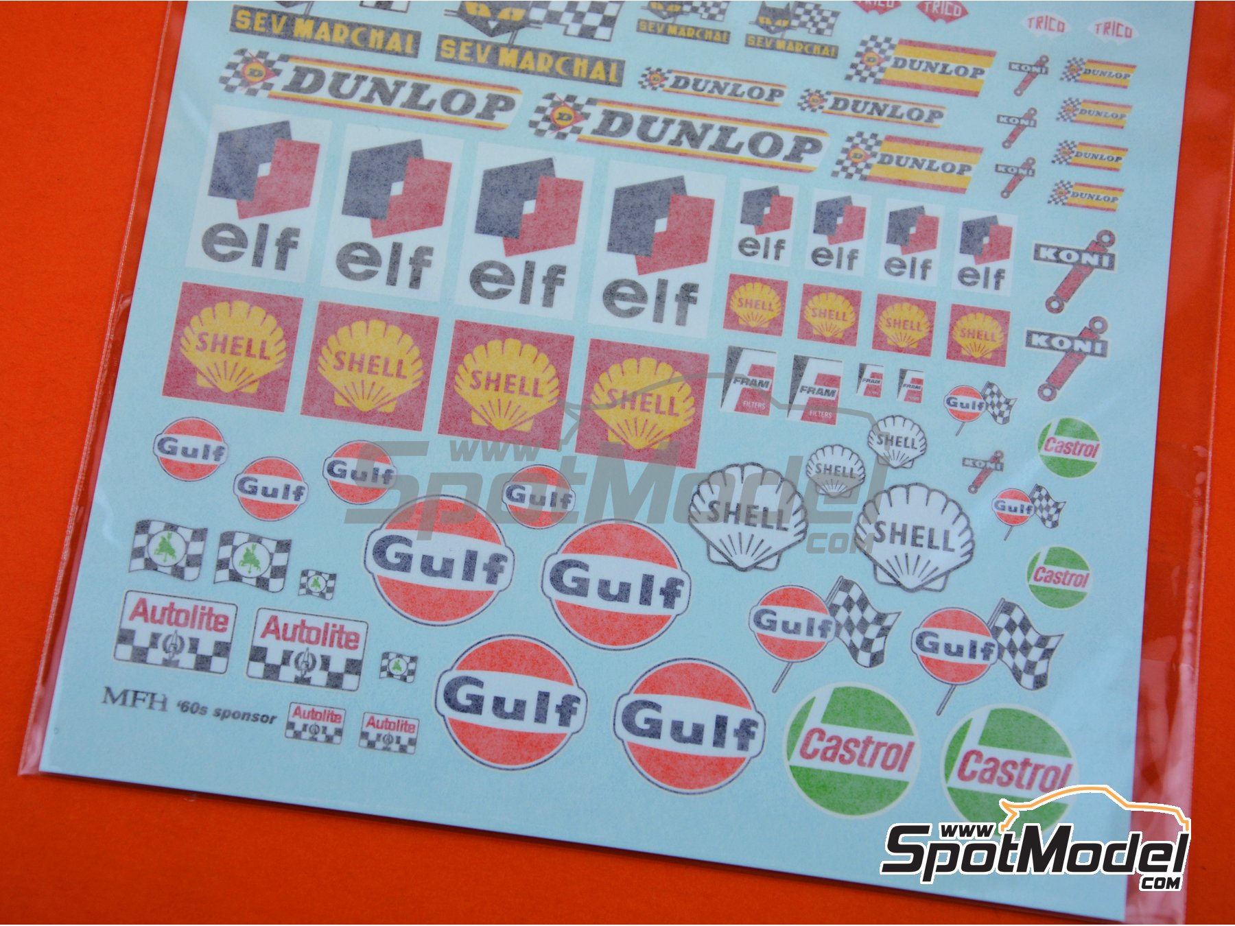 Image 4: Sponsors de los a&ntilde;os 60: Ferodo, Bosch, Girling, Cibie, STP, Champion, Firestone, Trico, Dunlop, Castrol, Gulf, Shell, ELF, Koni... | Logotipos en escala&nbsp;1/12 fabricado por Model Factory Hiro (ref.&nbsp;MFH-P1124, tambien 4571102326528 y P1124)