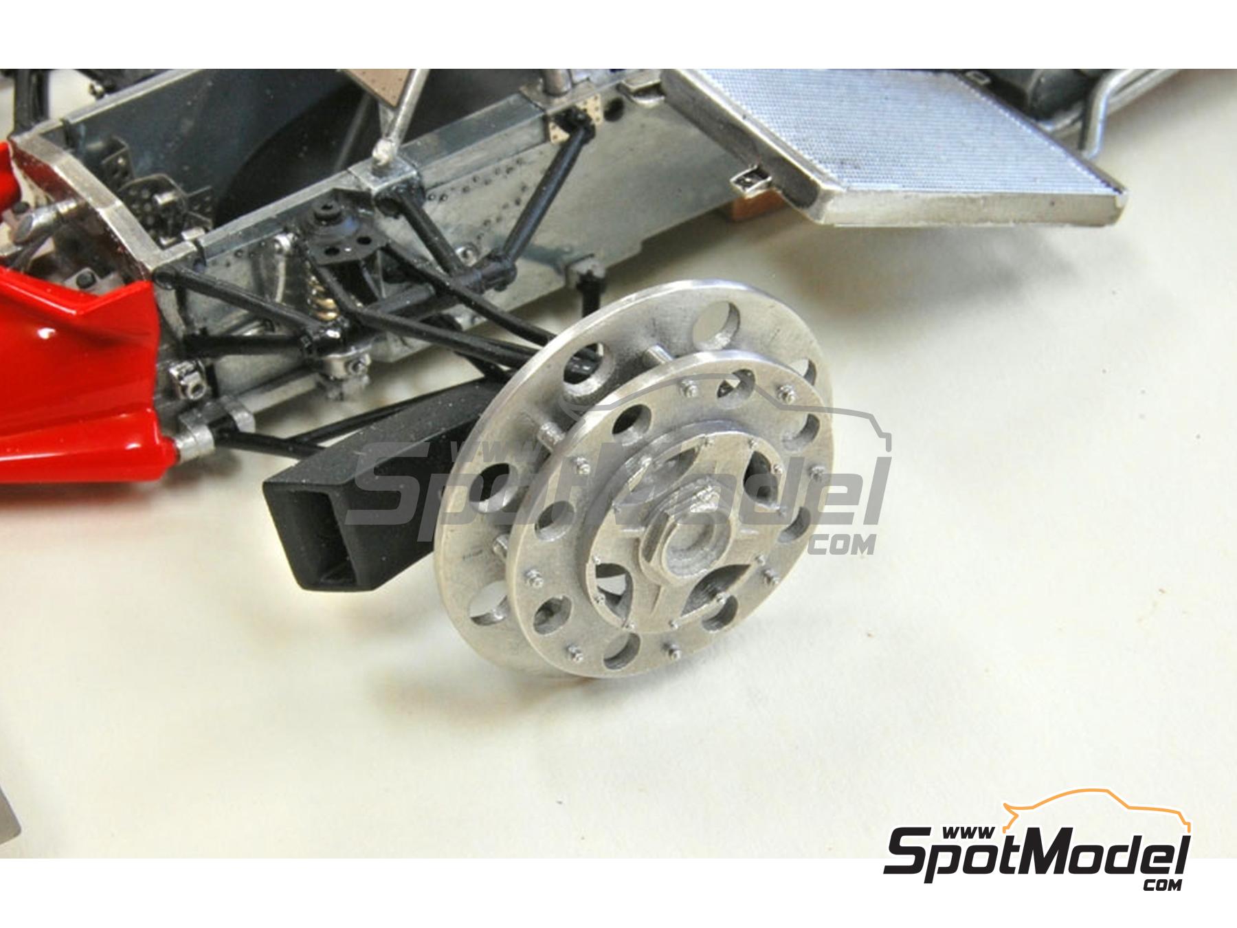 Image 4: Ruedas de transporte (dummy) - Tipo Ferrari a&ntilde;os 70 | Llantas en escala&nbsp;1/20 fabricado por Model Factory Hiro (ref.&nbsp;MFH-P979, tambien 4571102329796 y P979)