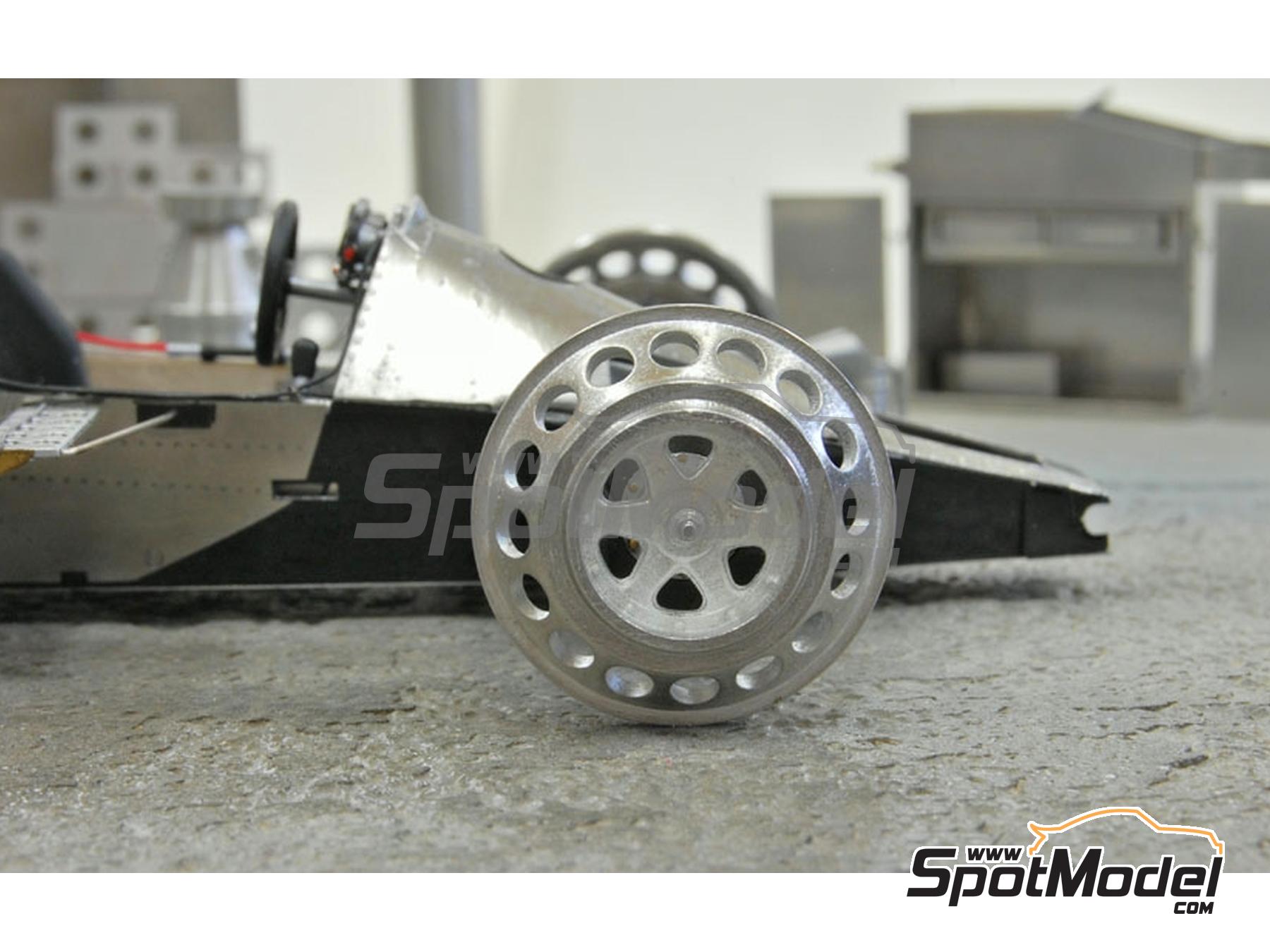 Image 2: Ruedas de transporte (dummy) - Tipo Lotus a&ntilde;os 70 | Llantas en escala&nbsp;1/20 fabricado por Model Factory Hiro (ref.&nbsp;MFH-P980, tambien 4571102329802 y P980)