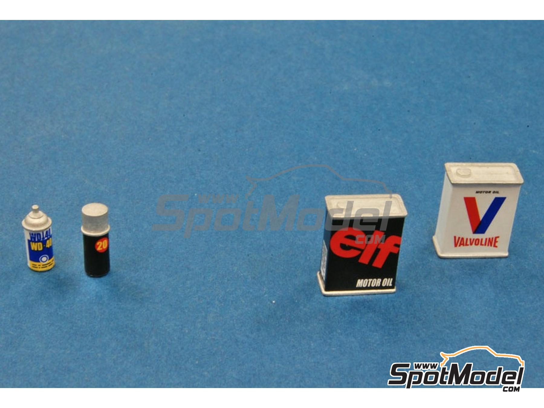 Image 2: F1 Pit Parts 70's | Detail manufactured by Model Factory Hiro (ref.&nbsp;MFH-P992, also 4571102329925 and P992)