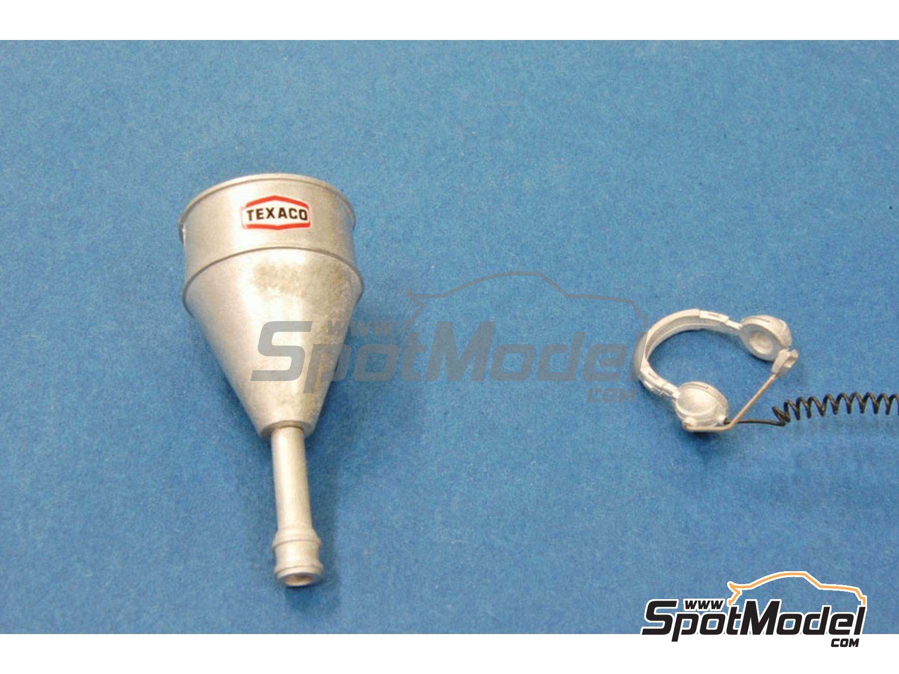 Image 3: F1 Pit Parts 70's | Detail manufactured by Model Factory Hiro (ref.&nbsp;MFH-P992, also 4571102329925 and P992)