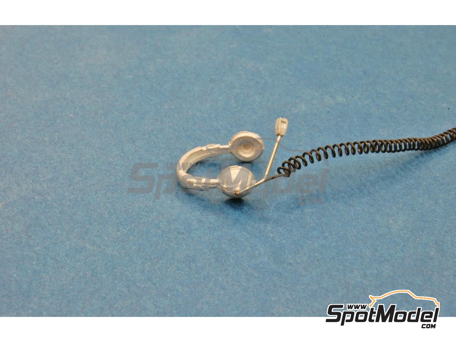 Image 5: F1 Pit Parts 70's | Detail manufactured by Model Factory Hiro (ref.&nbsp;MFH-P992, also 4571102329925 and P992)