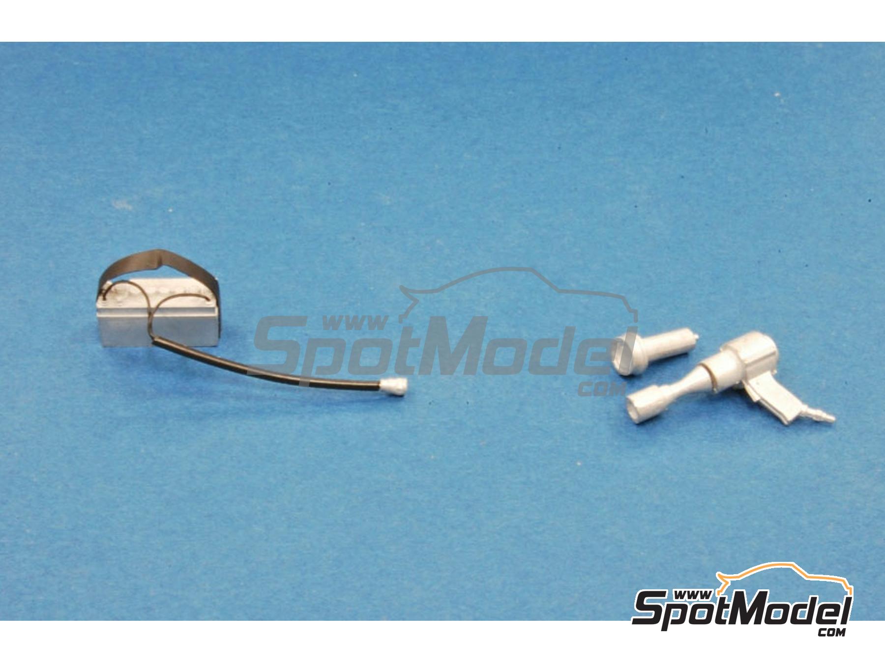 Image 9: F1 Pit Parts 70's | Detail manufactured by Model Factory Hiro (ref.&nbsp;MFH-P992, also 4571102329925 and P992)