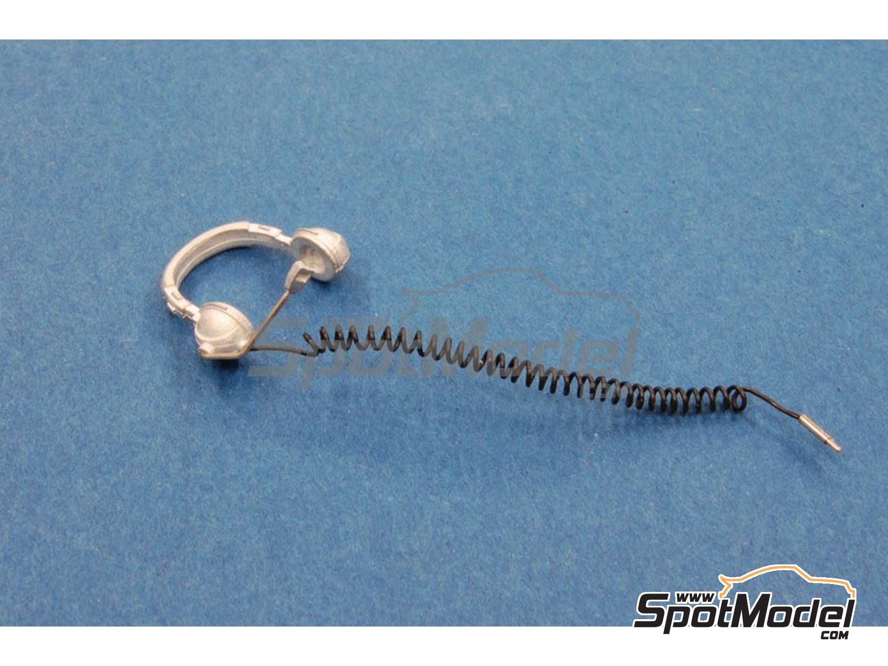 Image 10: F1 Pit Parts 70's | Detail manufactured by Model Factory Hiro (ref.&nbsp;MFH-P992, also 4571102329925 and P992)