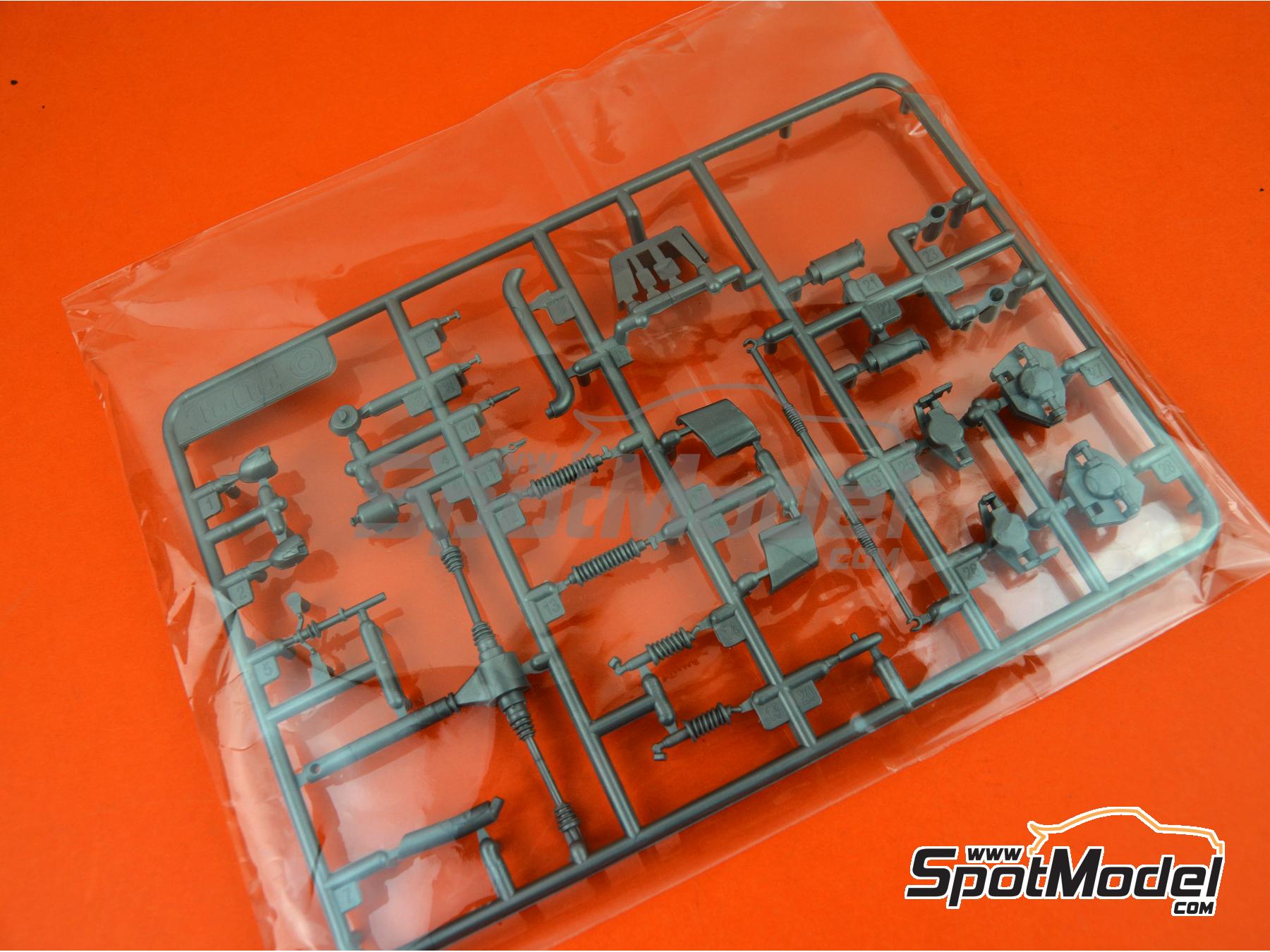 Image 11: BMW M6 GT3 ROWE Racing Team - TotalEnergies 24 hours of Spa 2016 | Car scale model kit in 1/24 scale manufactured by Nunu (ref.&nbsp;PN24001, also 4545782035490)