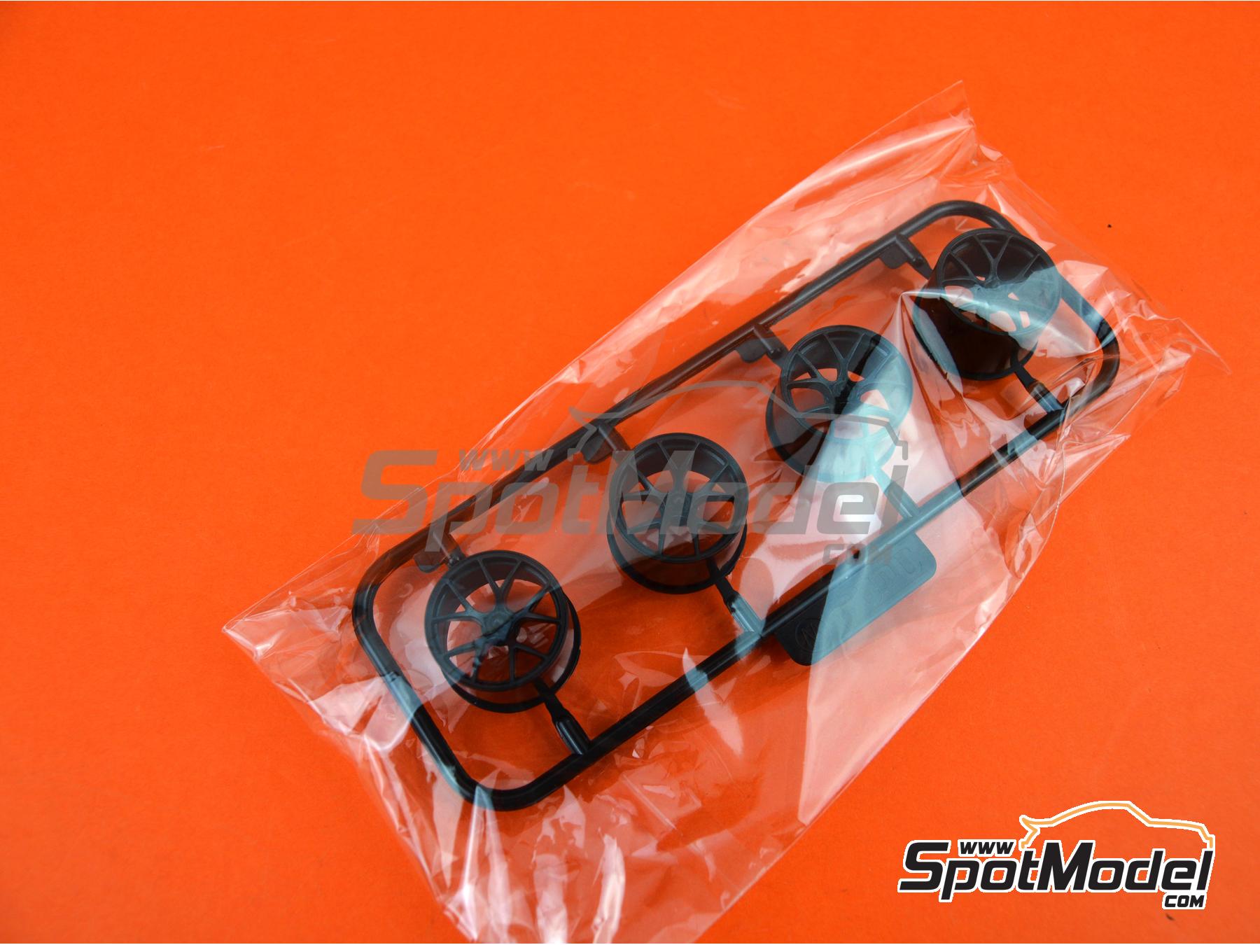 Image 12: BMW M6 GT3 ROWE Racing Team - TotalEnergies 24 hours of Spa 2016 | Car scale model kit in 1/24 scale manufactured by Nunu (ref.&nbsp;PN24001, also 4545782035490)