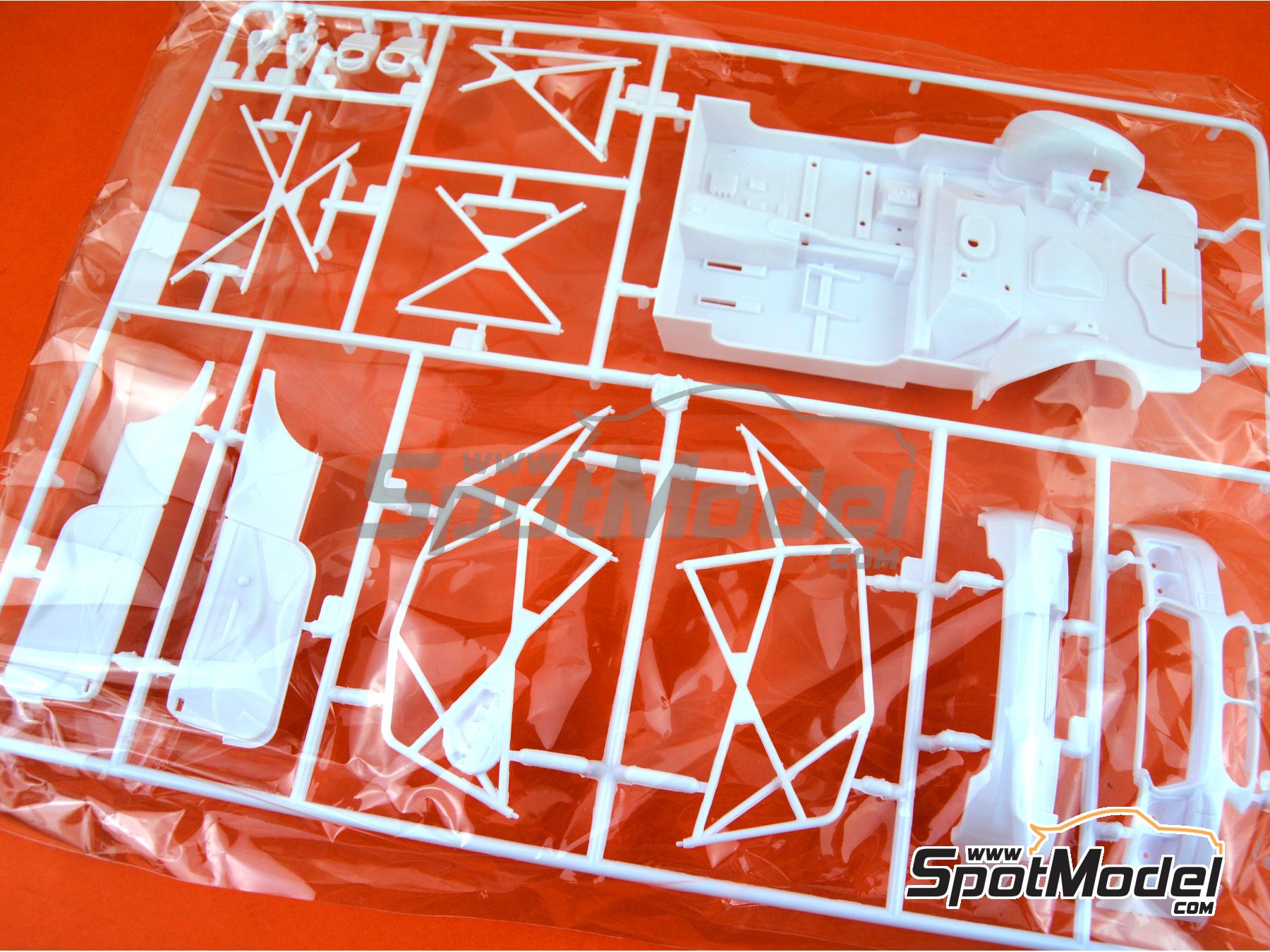 Image 15: BMW M6 GT3 ROWE Racing Team - TotalEnergies 24 hours of Spa 2016 | Car scale model kit in 1/24 scale manufactured by Nunu (ref.&nbsp;PN24001, also 4545782035490)
