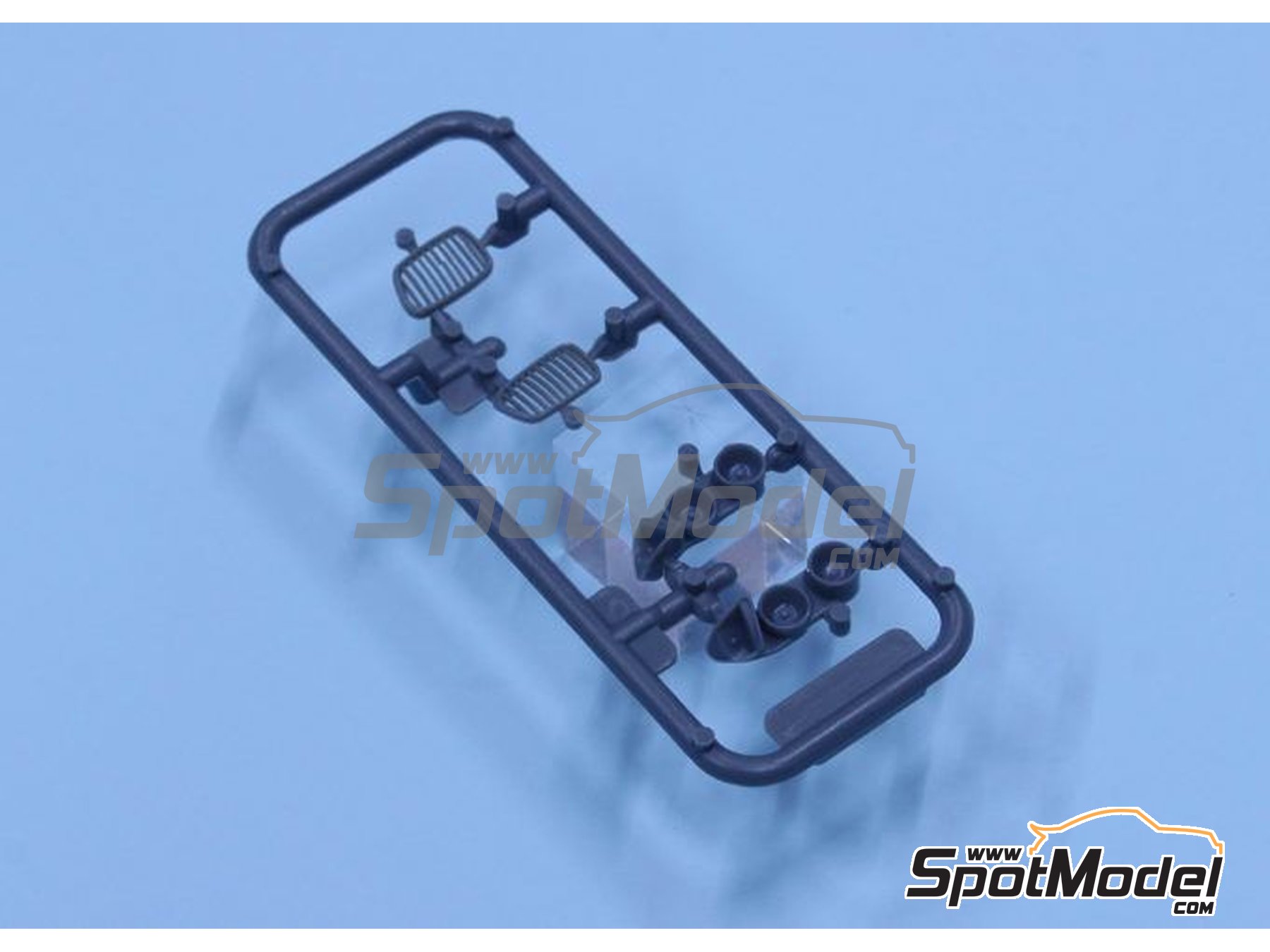 Image 3: BMW 320i E46 Equipo Marlboro BMW Dealer patrocinado por Marlboro - Campeonato Holandes de Turismos - DTCC 2001 | Maqueta de coche en escala&nbsp;1/24 fabricado por Nunu (ref.&nbsp;PN24007, tambien 4545782059328 y NU-24007)