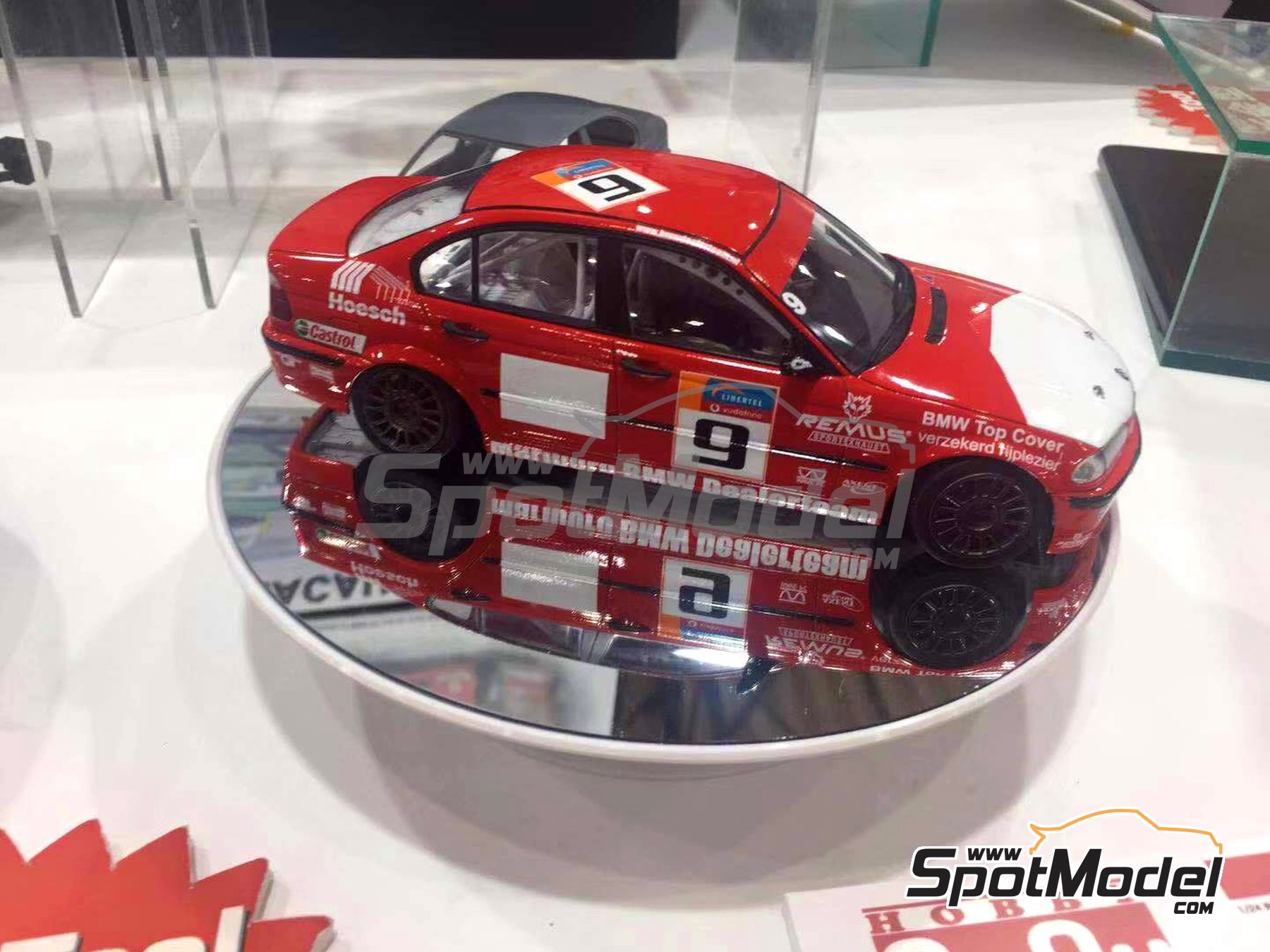 Image 5: BMW 320i E46 Equipo Marlboro BMW Dealer patrocinado por Marlboro - Campeonato Holandes de Turismos - DTCC 2001 | Maqueta de coche en escala&nbsp;1/24 fabricado por Nunu (ref.&nbsp;PN24007, tambien 4545782059328 y NU-24007)