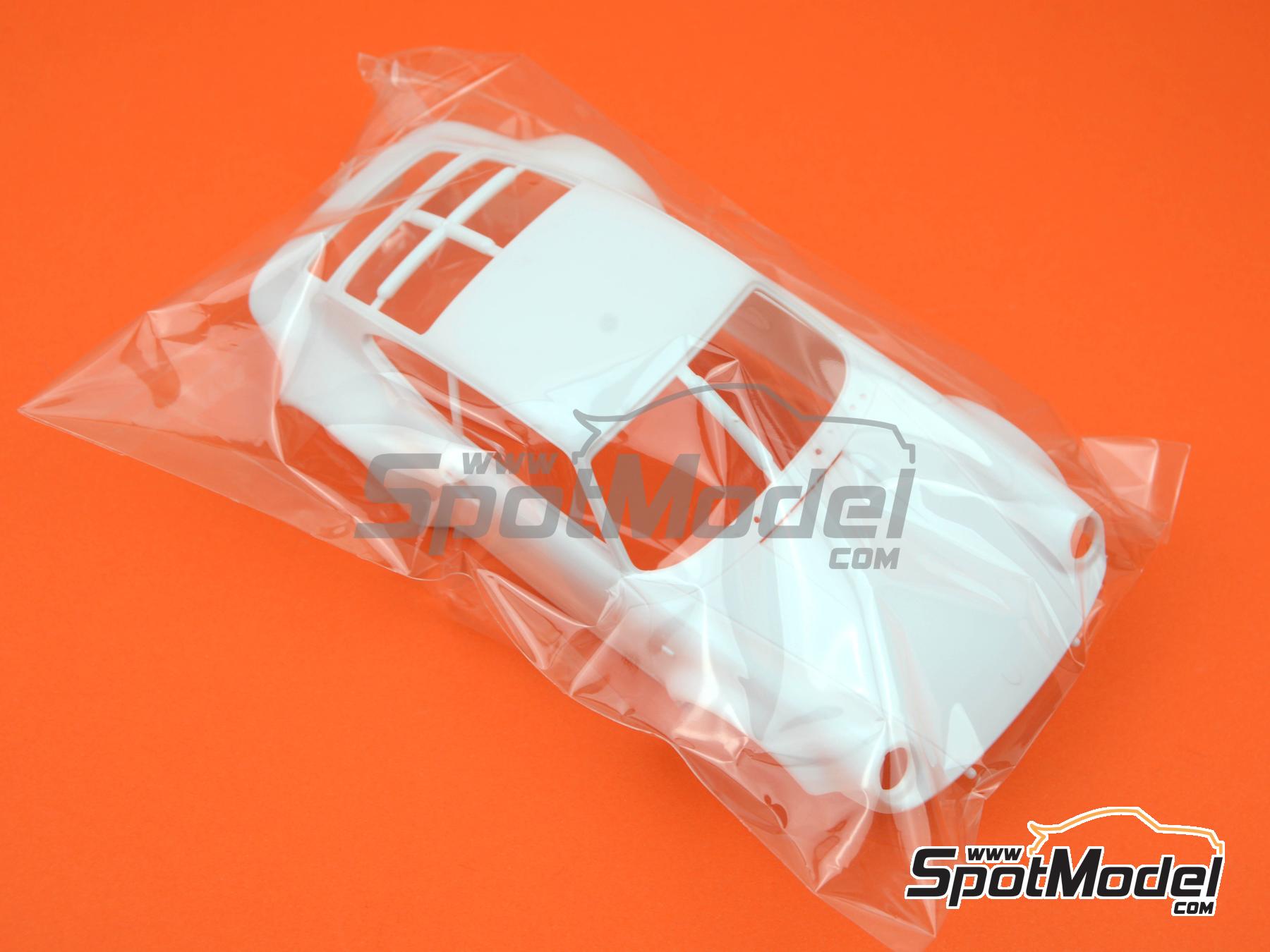 Image 13: Porsche 911 SC RS sponsored by Rothmans - Oman International Rally 1984 | Car scale model kit in 1/24 scale manufactured by Nunu (ref.&nbsp;PN24011, also 4545782069426 and NU-24011)