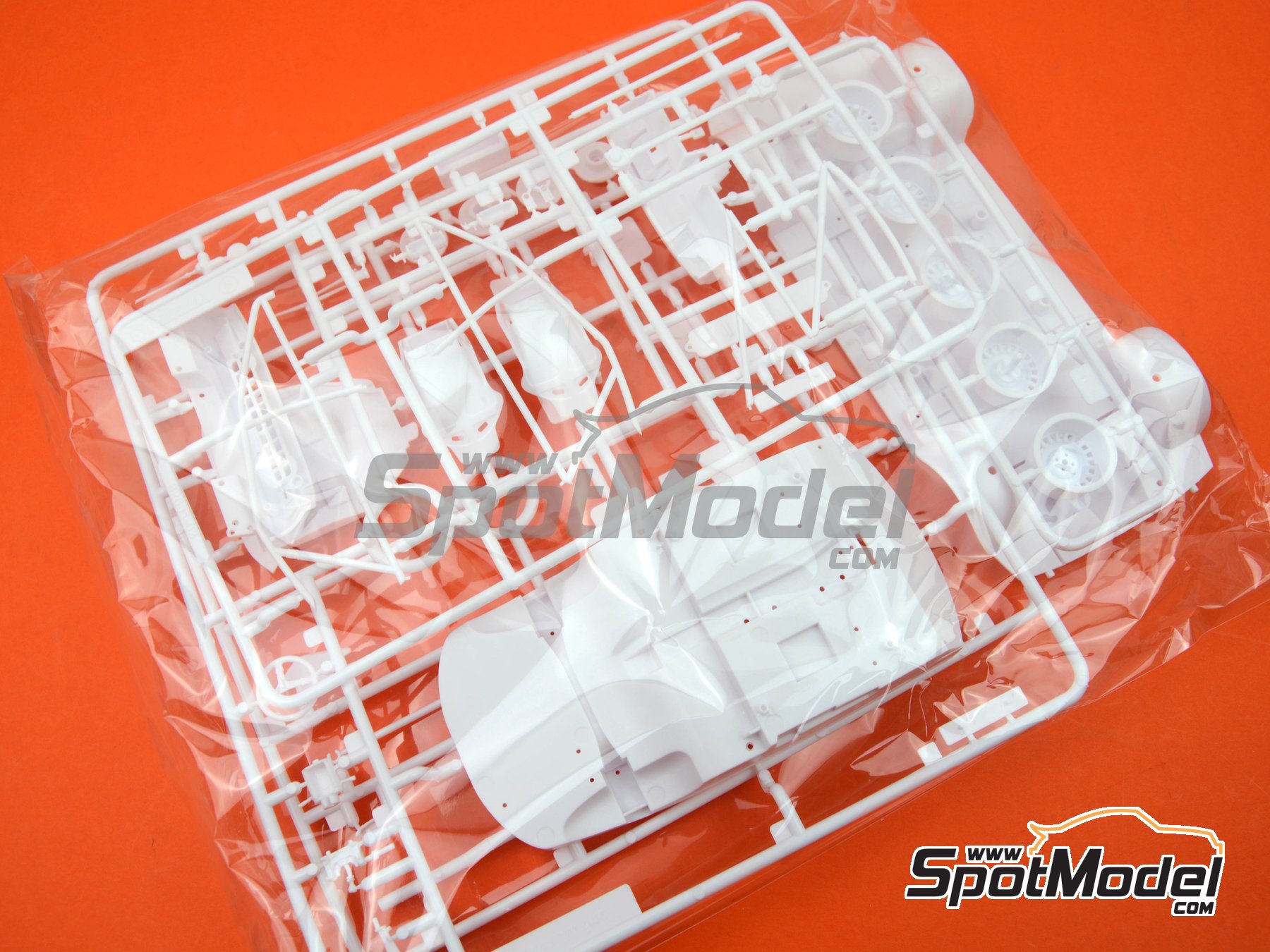 Image 4: Toyota Celica GT-Four ST165 Group A sponsored by Fina - Tour de Corse Rallye de France 1991 | Car scale model kit in 1/24 scale manufactured by Nunu (ref.&nbsp;PN24015, also 4545782063790 and NU-24015)