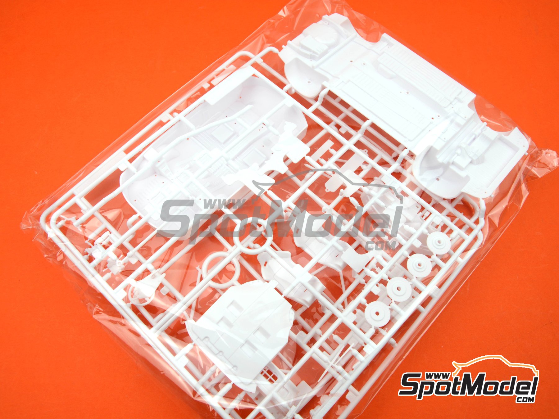 Image 5: Toyota Celica GT-Four ST165 Group A sponsored by Fina - Tour de Corse Rallye de France 1991 | Car scale model kit in 1/24 scale manufactured by Nunu (ref.&nbsp;PN24015, also 4545782063790 and NU-24015)