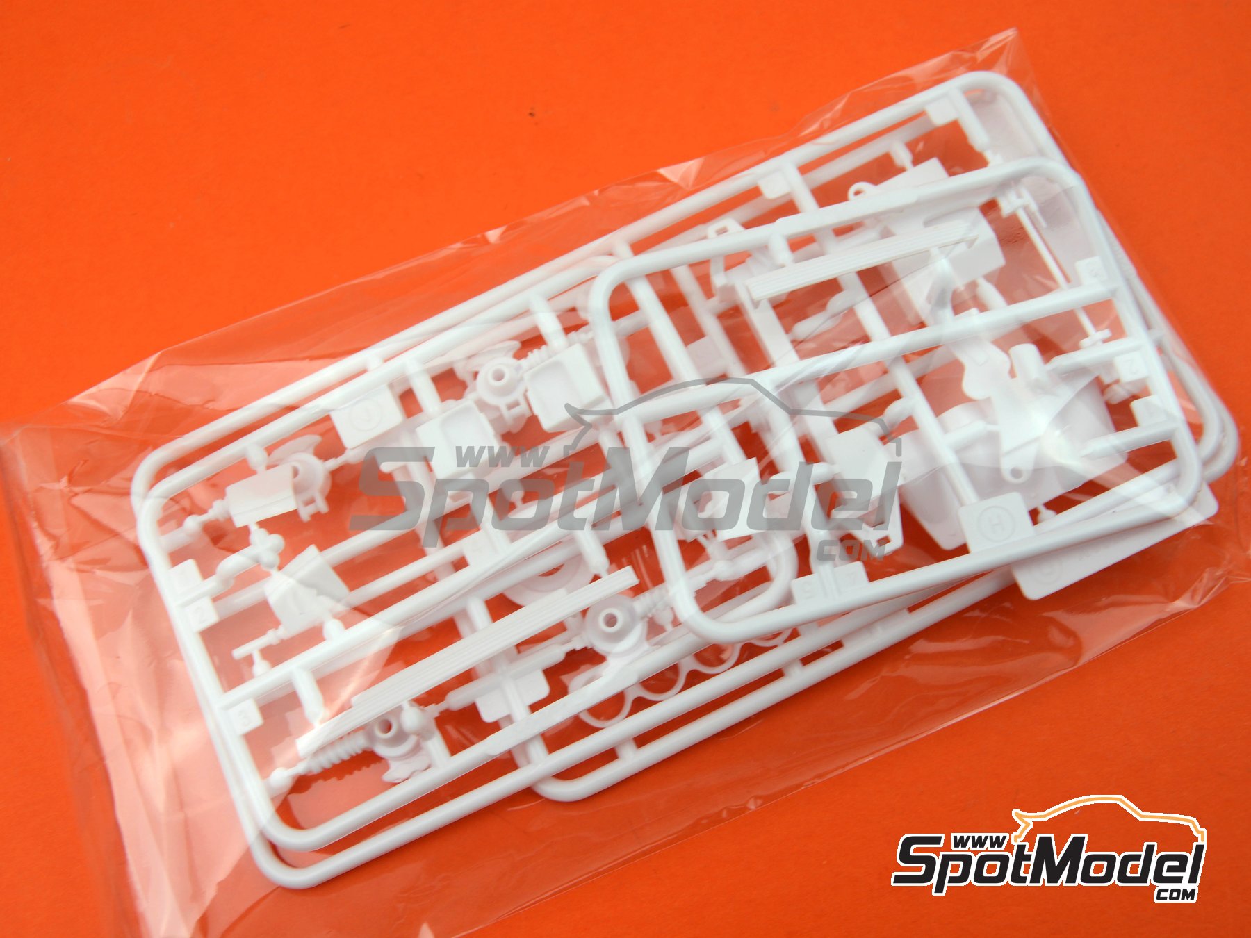 Image 8: Toyota Celica GT-Four ST165 Group A sponsored by Fina - Tour de Corse Rallye de France 1991 | Car scale model kit in 1/24 scale manufactured by Nunu (ref.&nbsp;PN24015, also 4545782063790 and NU-24015)