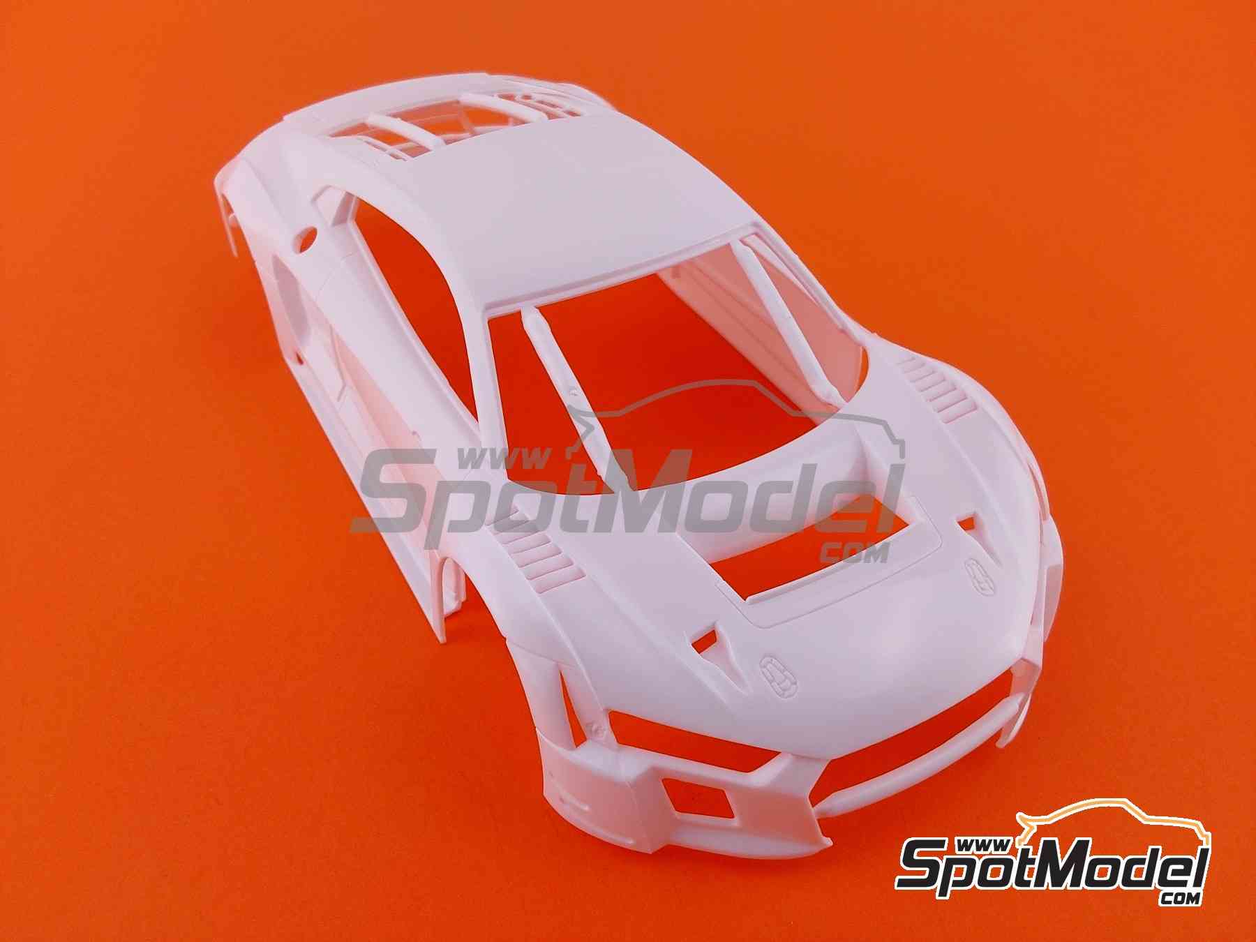 Image 15: Audi R8 LMS GT3 -  2015 | Car scale model kit in 1/24 scale manufactured by Nunu (ref.&nbsp;PN24024-UNBOX)