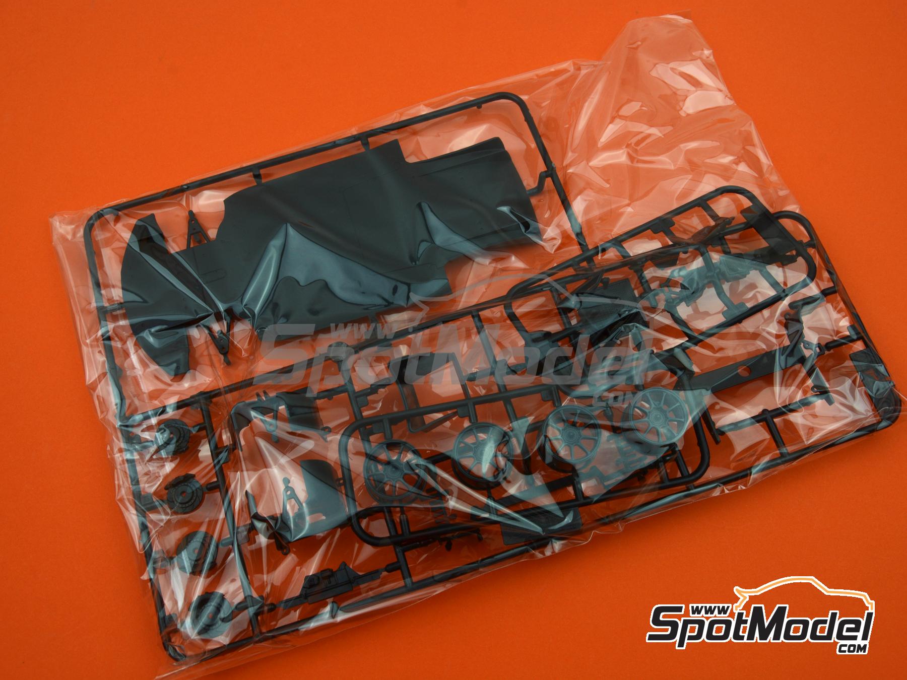 Image 18: Audi R8 LMS GT3 Evo Equipo Phoenix patrocinado por Scherer - 24 Horas de Nürburgring 2019 | Maqueta de coche en escala 1/24 fabricado por Nunu (ref. PN24026, tambien 4545782077322 y NU24026)