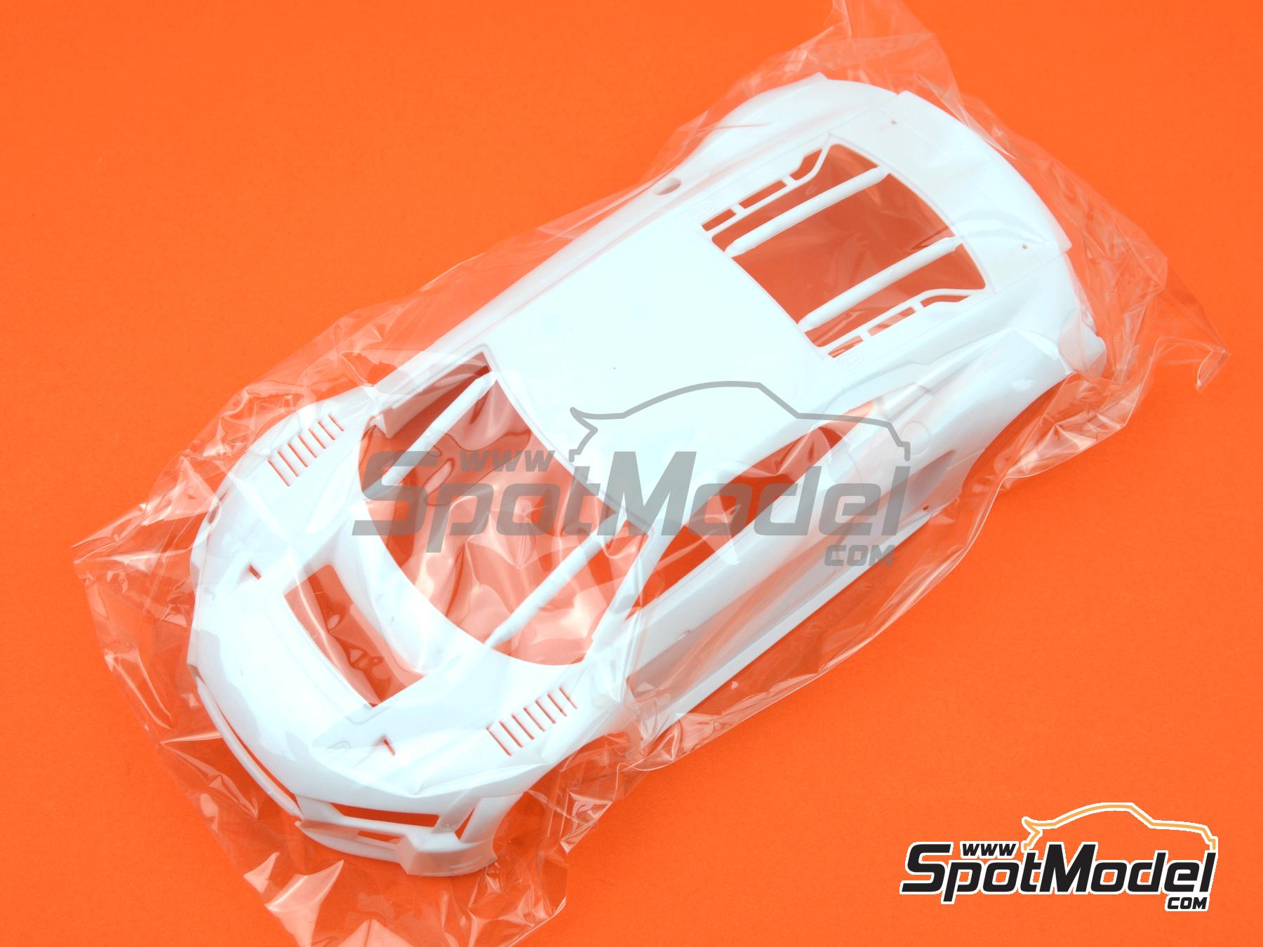 Image 13: Audi R8 LMS GT3 sponsored by AAPE Audi Hong Kong - Macau FIA GT World Cup Championship 2015 | Car scale model kit in 1/24 scale manufactured by Nunu (ref.&nbsp;PN24028, also 4545782076493 and NU24028)