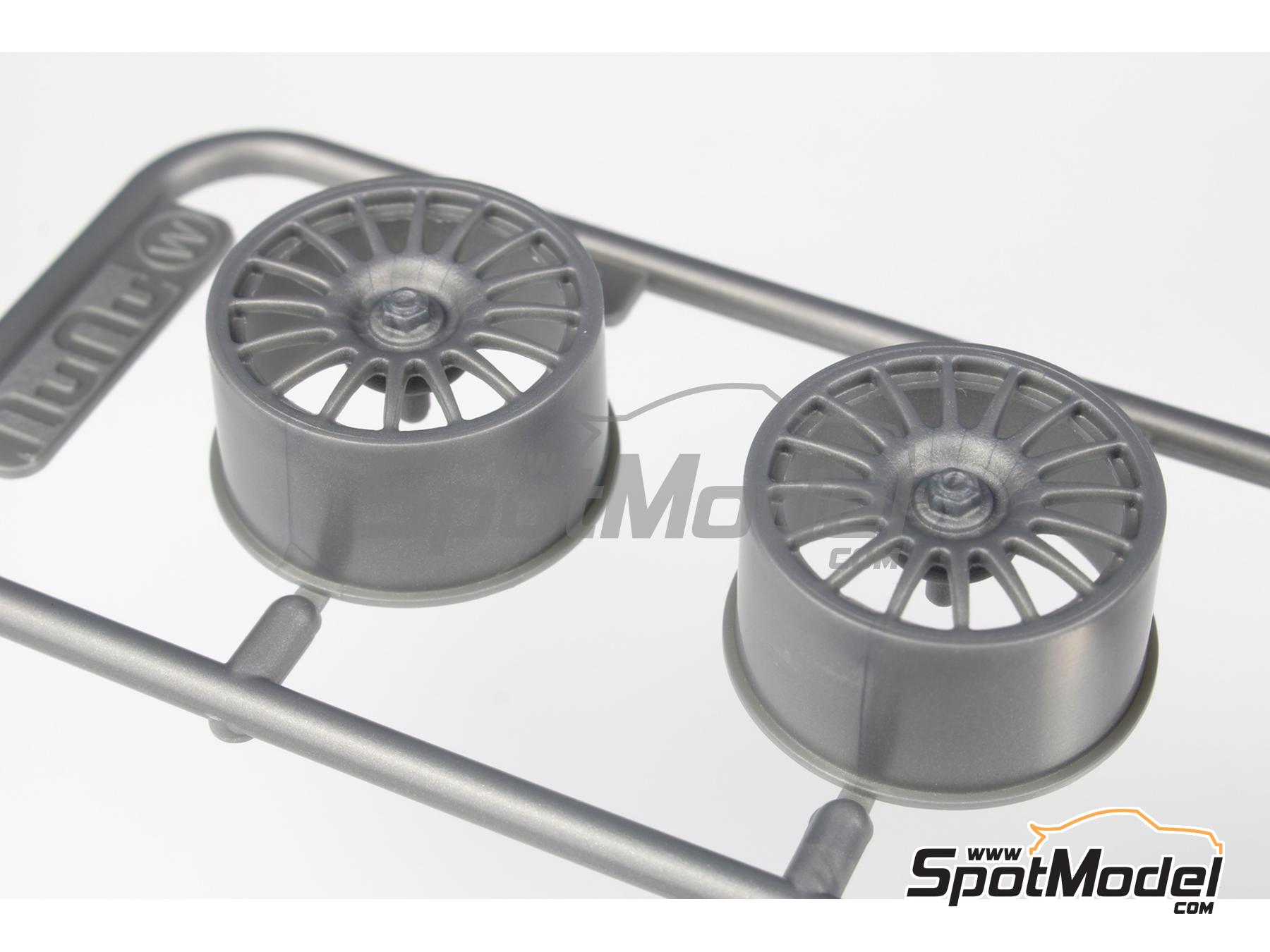 Image 19: Audi A4 Quattro Equipo Audi Sport UK - Campeonato Ingl&eacute;s de Turismos - BTCC 1996 | Maqueta de coche en escala&nbsp;1/24 fabricado por Nunu (ref.&nbsp;PN24035, tambien 4545782086515)