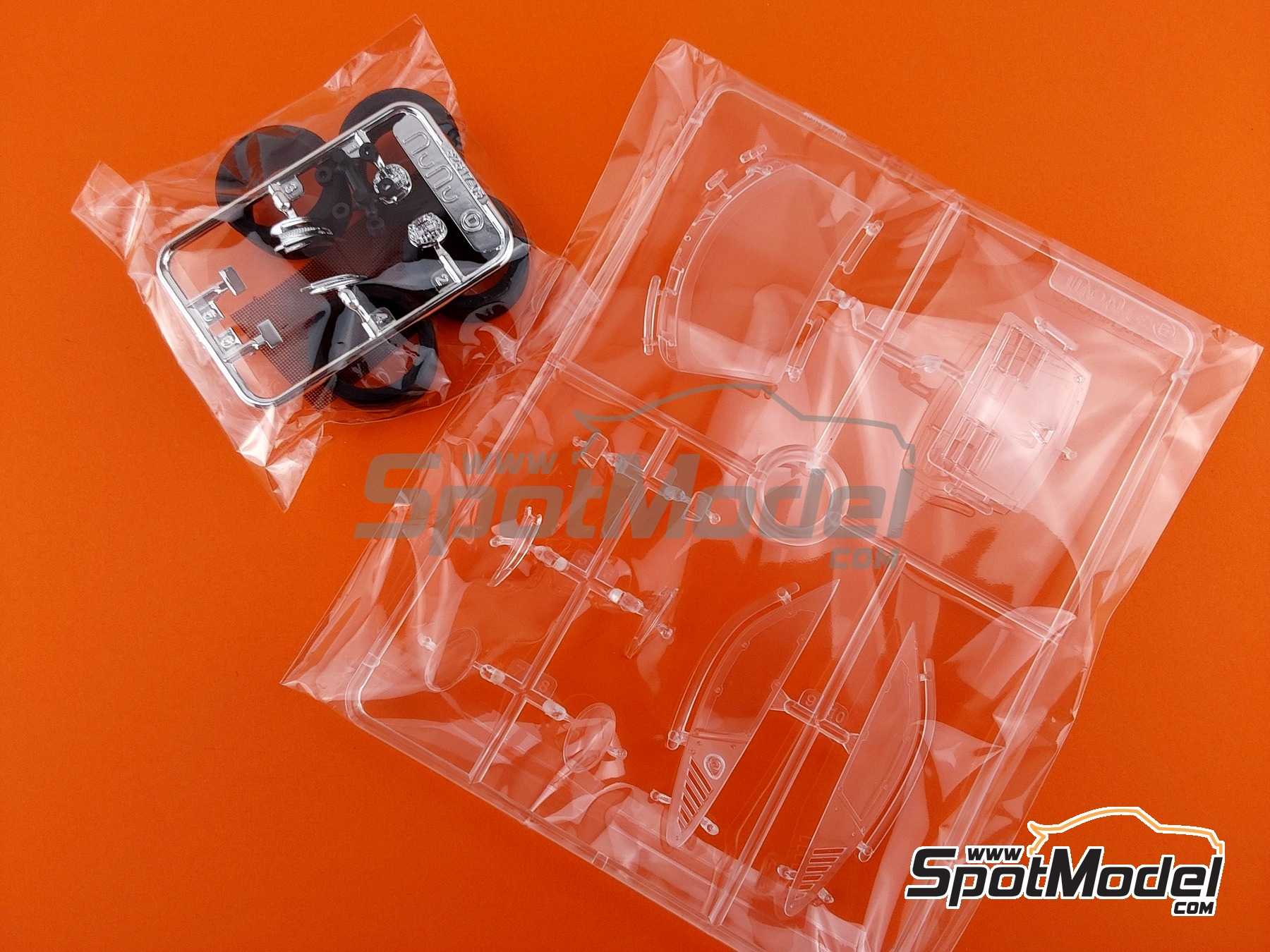 Image 38: Porsche 911 991 GT3 RSR Equipo Porsche GT patrocinado por Pink Pig - 24 Horas de Le Mans 2018 | Maqueta de coche en escala&nbsp;1/24 fabricado por Nunu (ref.&nbsp;PN24040, tambien 4545782089585)