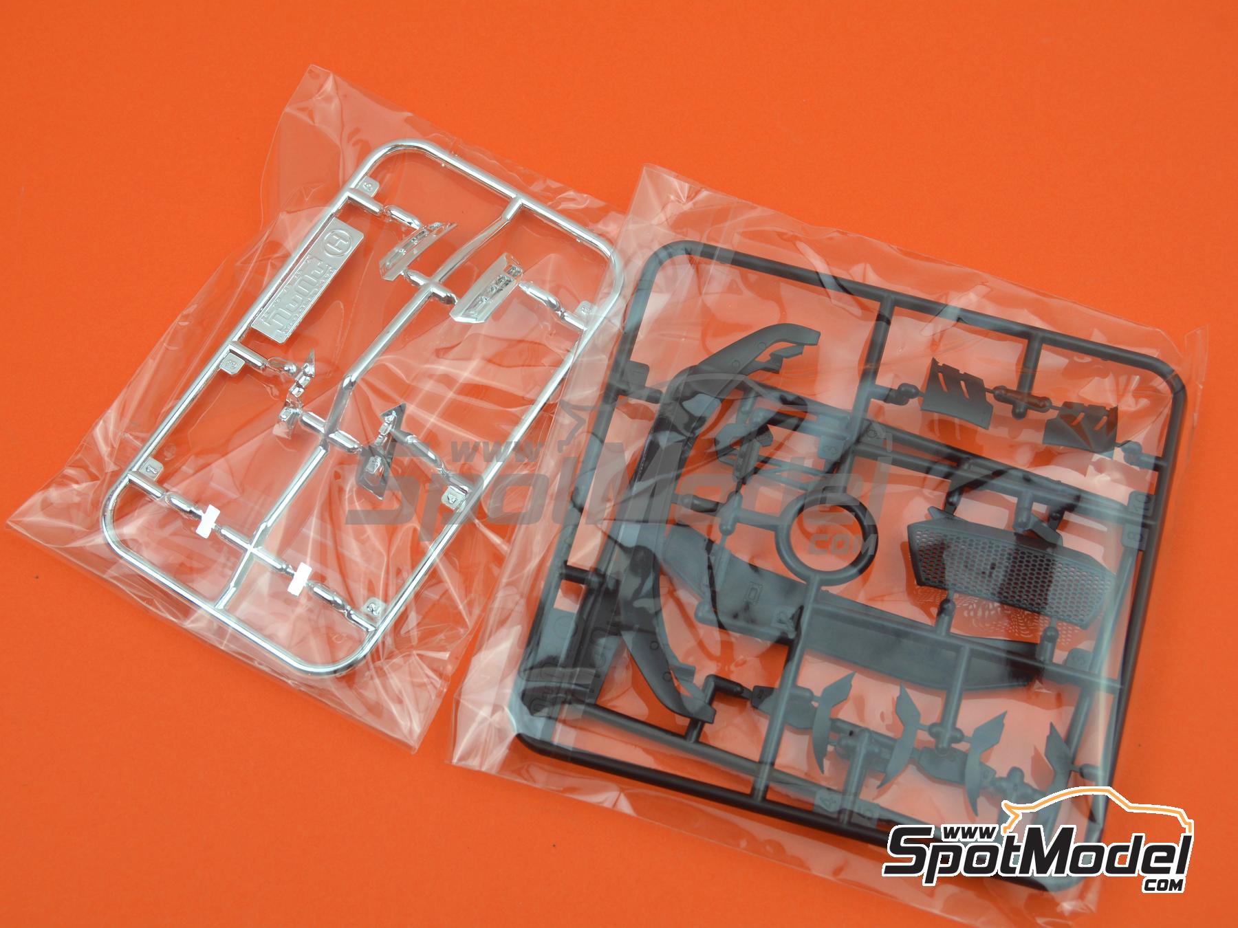 Image 3: Audi R8 LMS GT3 Evo II WRT Team sponsored by Skechers - GT World Challenge Europe 2022 | Car scale model kit in 1/24 scale manufactured by Nunu (ref. PN24044, also 9588882826228)