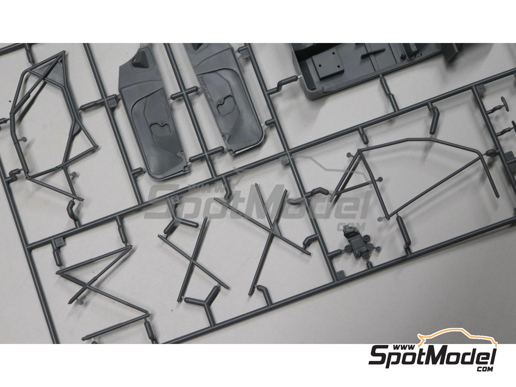 Image 5: BMW M4 GT3 Schubert Motorsport Team sponsored by Shell Helix - DTM - Deutsche Tourenwagen Masters 2022 | Car scale model kit in 1/24 scale manufactured by Nunu (ref.&nbsp;PN24045, also 4545782114454)