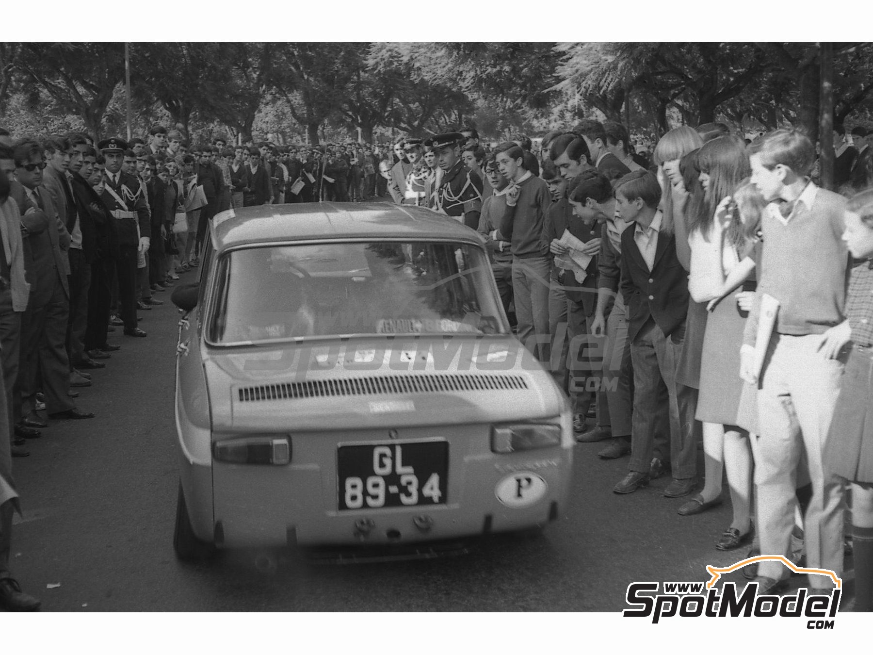 Image 6: Alpine Renault A310 1800 + Renault R8 Gordini + Mini Cooper S patrocinado por Gitanes - Rally de Portugal - Vinho do Porto, TAP Rally de Portugal 1967, 1968 y 1976 | Decoraci&oacute;n en escala&nbsp;1/24 , dise&ntilde;ado por Jorge Pinho  y  fabricado por Print Lab Decals (ref.&nbsp;PLB2-131542)