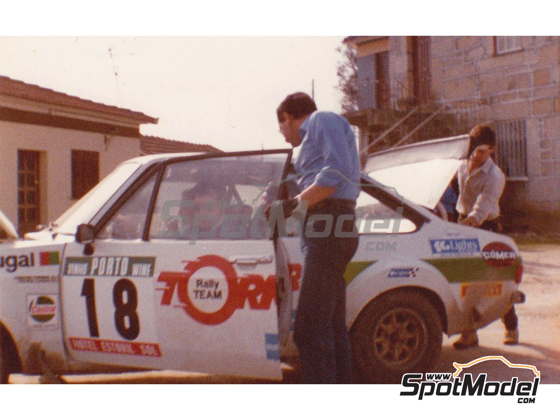 Image 4: Ford Escort Mk. II Equipo Torres Rally - Rally de Portugal - Vinho do Porto 1983 | Decoraci&oacute;n en escala&nbsp;1/24 , dise&ntilde;ado por Jorge Pinho  y  fabricado por Print Lab Decals (ref.&nbsp;PLB2-186713)