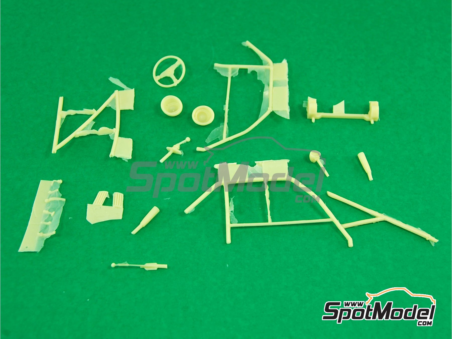 Image 10: Porsche 911 Carrera RSR Equipo Porsche System Engineering patrocinado por Martini Racing - 24 Horas de Le Mans 1973 | Maqueta de coche en escala&nbsp;1/24 fabricado por Profil24 (ref.&nbsp;P24083, tambien P24083K)